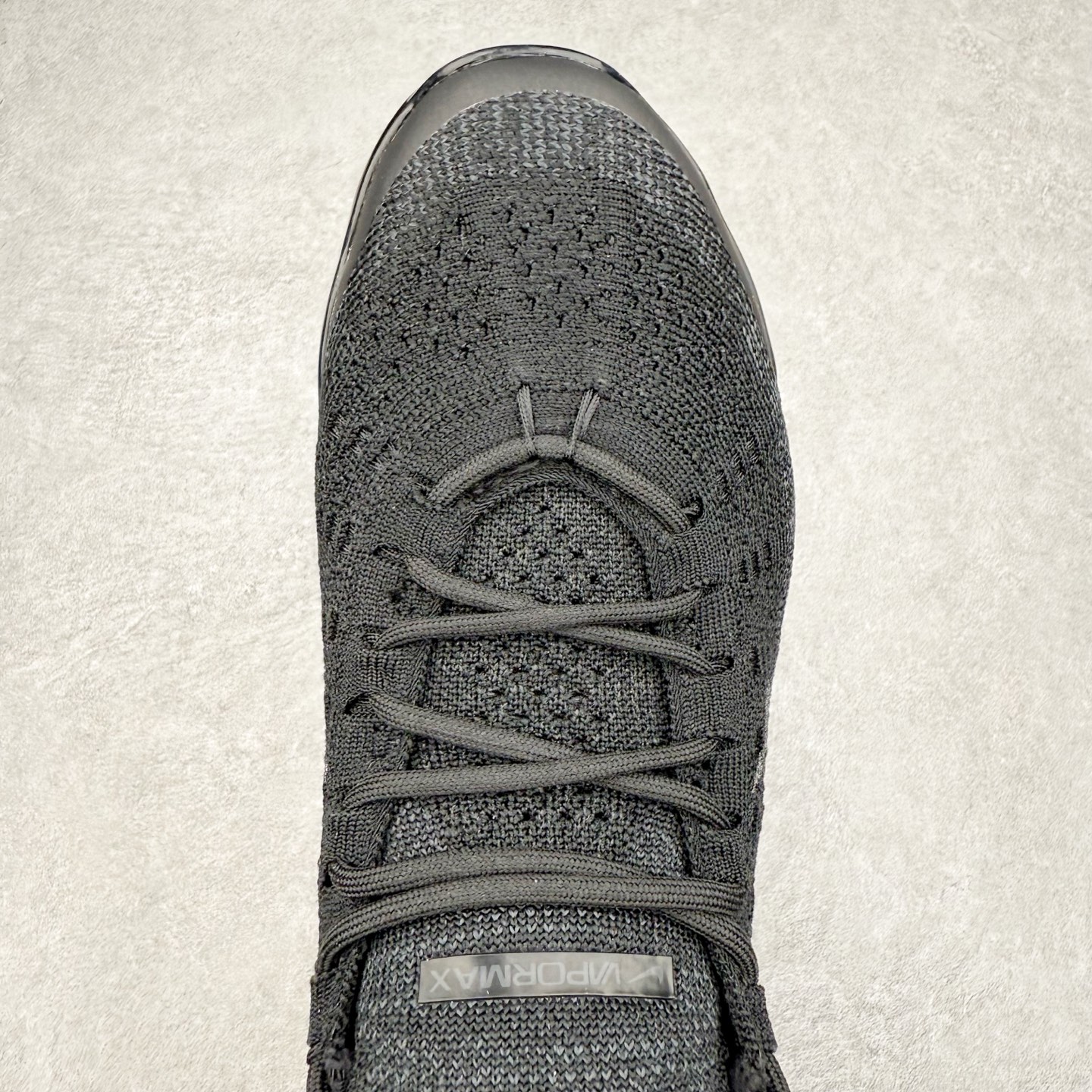 图片[4]-＃纯原福利 NK Air VaporMax 2023 Flyknit FK 2023款大气垫系列低帮针织休闲运动全掌气垫慢跑鞋 原楦原纸版数据开发 采用全新双层纹路织法Flyknit织法编织鞋面材质 搭载原数据开发全掌Air Max球状透明缓震气垫 外置橡胶外底模块 NK Air VaporMax系列自2017年初问世以来 就凭借着独特的设计和超棒的脚感 成为了时尚潮人和跑步爱好者们的心头好 鞋底前侧加入Mini Swoosh 设计 与鞋身相呼应 鞋面采用 Flyknit 材质制成 可以提供出色包裹性的同时 也有着不错的透气效果 最后黄色气垫收尾 完善整双鞋设计 尺码：36 36.5 37.5 38 38.5 39 40 40.5 41 42 42.5 43 44 44.5 45-选品中心