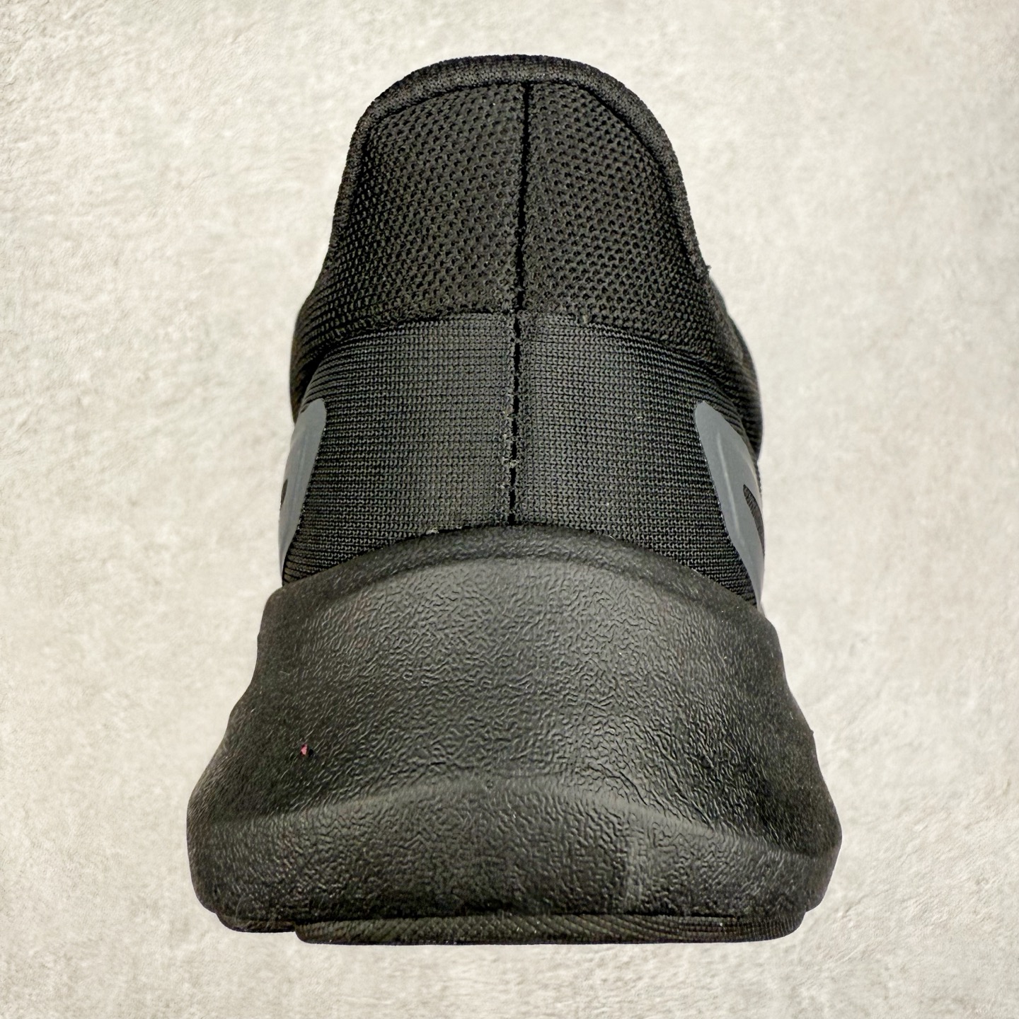 图片[8]-DESCENTE 迪桑特舒适百搭减震耐磨轻便低帮 休闲训练长跑城市通勤跑步鞋 DESCENTE（迪桑特）创立于1935年，品牌名取自法语词汇，意为“滑降”。品牌箭头标识代表滑雪的三种技术“高速直线滑行”、“穿越”和“侧滑”，也寓意品牌在打造高端专业运动产品中不断追求完美的创新精神，致力于成为中国高端专业滑雪、综训、女子、铁人三项、高尔夫的第一品牌。尺码：39 40 40.5 41 42 42.5 43 44 44.5 45-选品中心