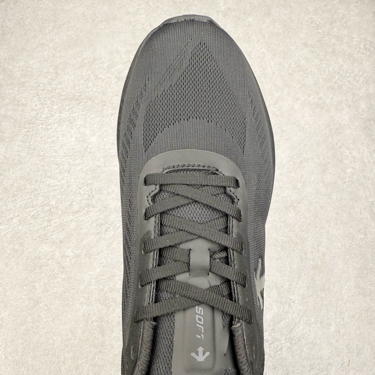 图片[4]-DESCENTE 迪桑特舒适百搭减震耐磨轻便低帮 休闲训练长跑城市通勤跑步鞋 DESCENTE（迪桑特）创立于1935年，品牌名取自法语词汇，意为“滑降”。品牌箭头标识代表滑雪的三种技术“高速直线滑行”、“穿越”和“侧滑”，也寓意品牌在打造高端专业运动产品中不断追求完美的创新精神，致力于成为中国高端专业滑雪、综训、女子、铁人三项、高尔夫的第一品牌。尺码：39 40 40.5 41 42 42.5 43 44 44.5 45-选品中心