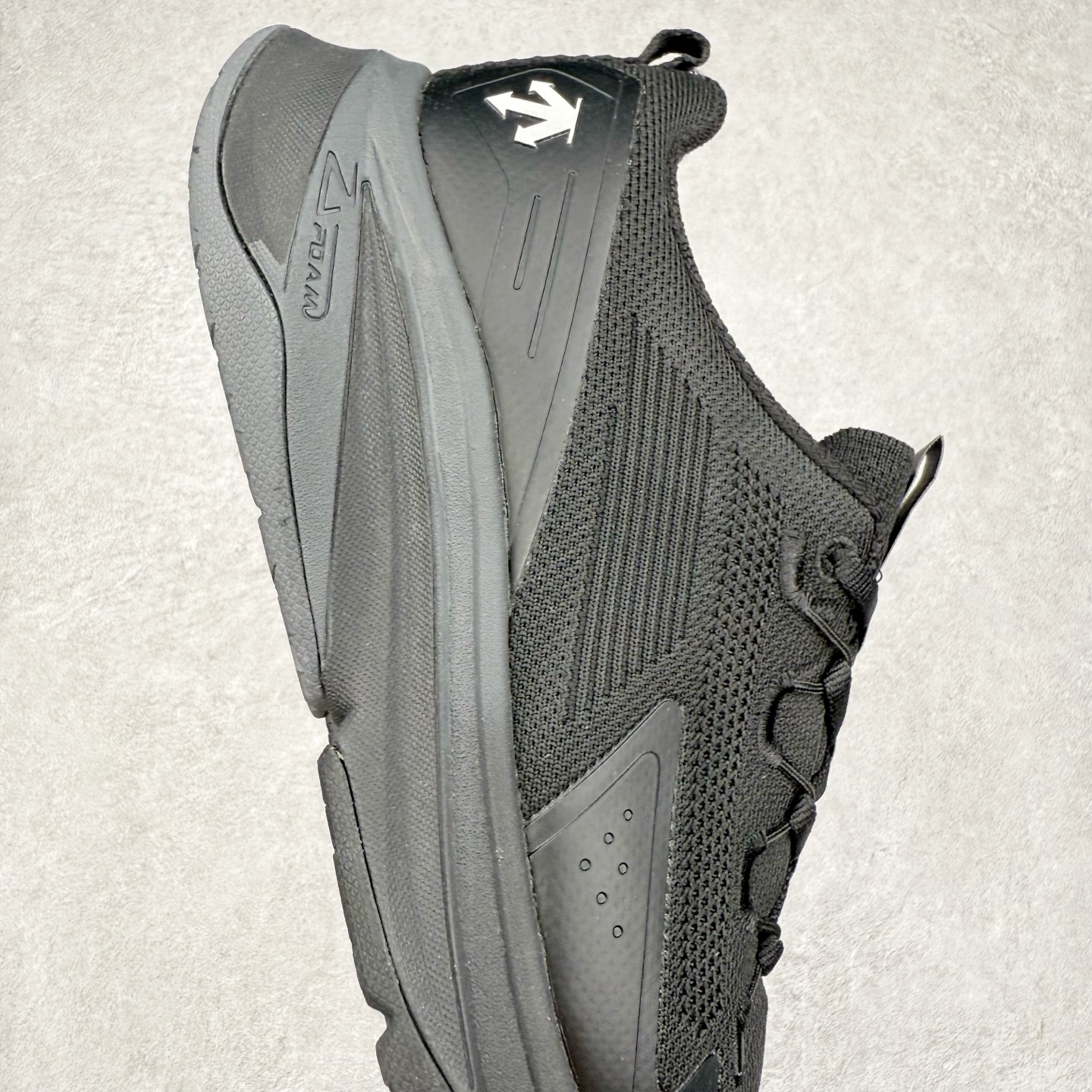 图片[6]-＃HP DESCENTE Running ENZRZITE 迪桑特碳板舒适柔软网布防滑耐磨减震 低帮 休闲跑步鞋 DESCENTE（迪桑特）创立于1935年，品牌名取自法语词汇，意为“滑降”。品牌箭头标识代表滑雪的三种技术“高速直线滑行”、“穿越”和“侧滑”，也寓意品牌在打造高端专业运动产品中不断追求完美的创新精神，致力于成为中国高端专业滑雪、综训、女子、铁人三项、高尔夫的第一品牌。尺码：39 40 40.5 41 42 42.5 43 44 44.5 45-选品中心