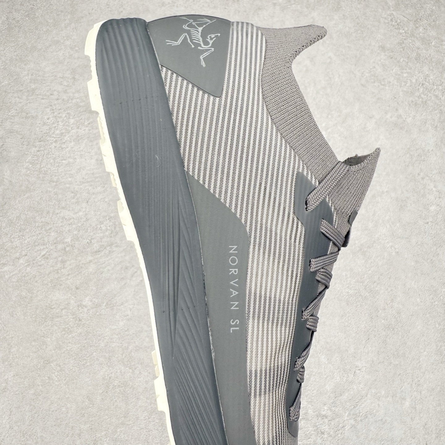 图片[6]-＃HP Arcteryx Norvan SL 3 始祖鸟时尚舒适防滑透气轻便低帮跑步鞋 Arcteryx中文名始祖鸟 加拿大户外服饰品牌 1989年创立于加拿大温哥华 始祖鸟来自加拿大海岸山脉 植根高山的专业户外品牌 始终秉承对精湛设计和工艺孜孜以求的准则 从1989年创立至今 Arcteryx始终不断在产品设计与做工上不惜工本 以满足始祖鸟的标准 品质、设计以及精简的理念造就了其良好的性能 并能满足严苛环境下的使用需求 尺码：40 41 42 43 44 45-选品中心