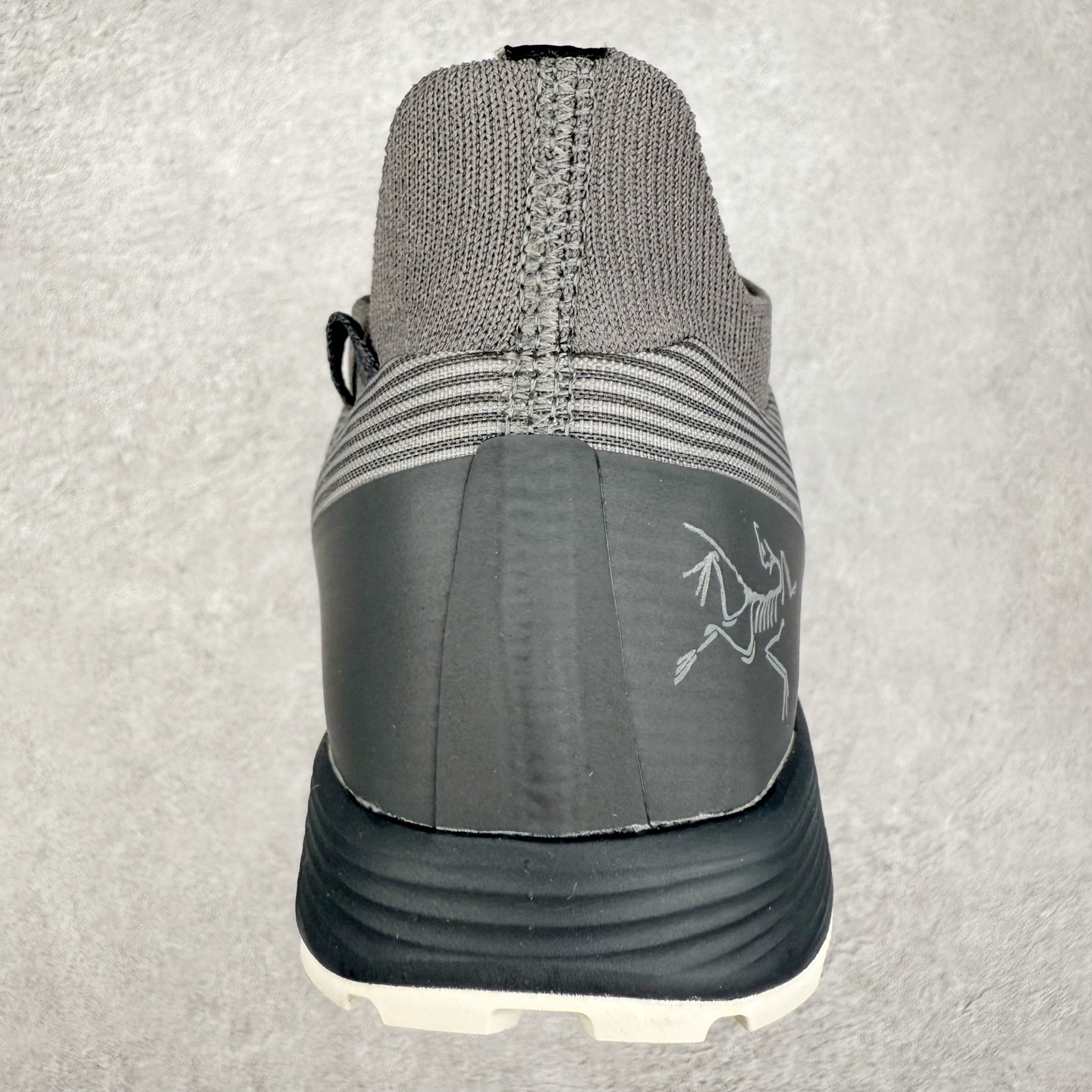 图片[8]-＃HP Arcteryx Norvan SL 3 始祖鸟时尚舒适防滑透气轻便低帮跑步鞋 Arcteryx中文名始祖鸟 加拿大户外服饰品牌 1989年创立于加拿大温哥华 始祖鸟来自加拿大海岸山脉 植根高山的专业户外品牌 始终秉承对精湛设计和工艺孜孜以求的准则 从1989年创立至今 Arcteryx始终不断在产品设计与做工上不惜工本 以满足始祖鸟的标准 品质、设计以及精简的理念造就了其良好的性能 并能满足严苛环境下的使用需求 尺码：40 41 42 43 44 45-选品中心