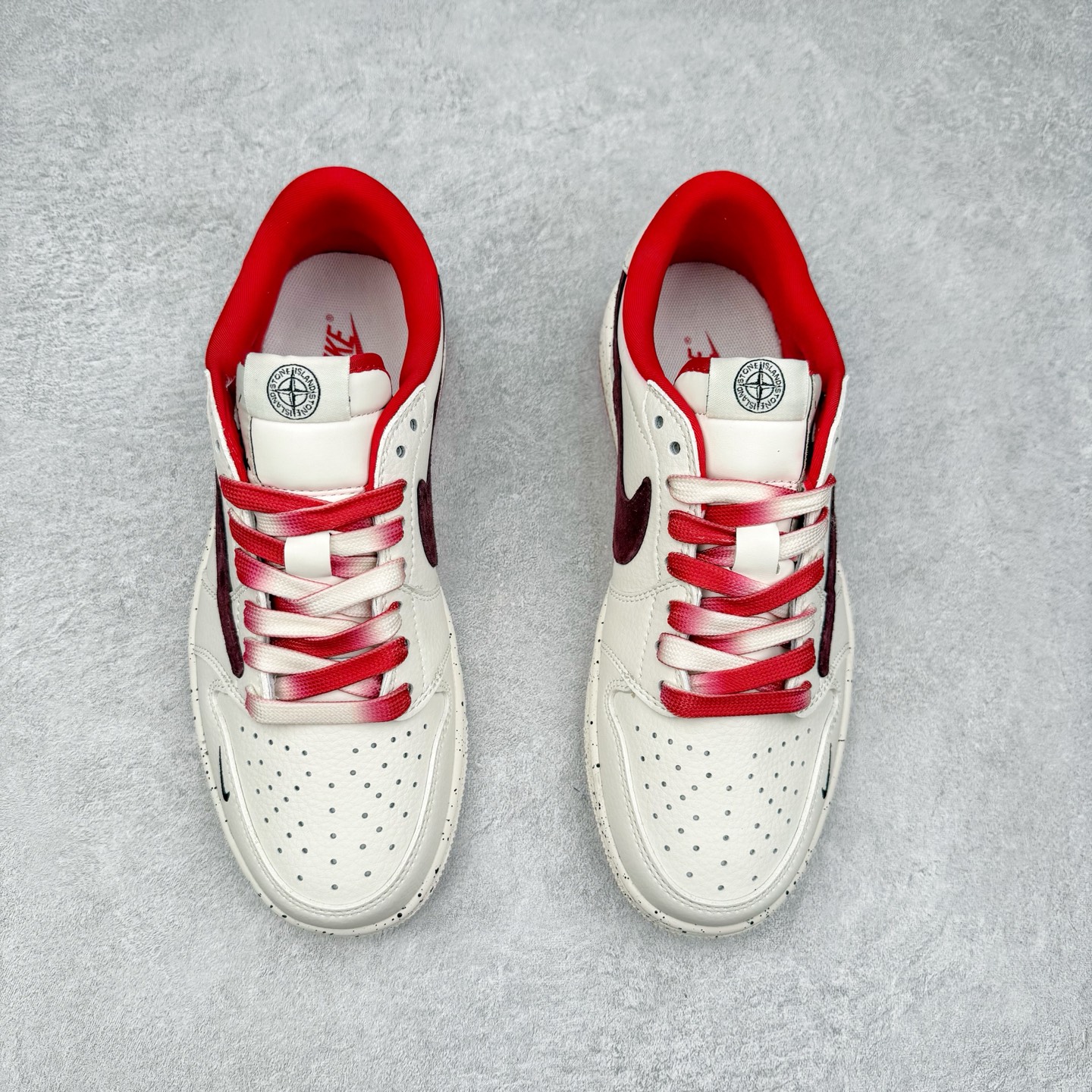 图片[2]-＃福利特价 TS x Air Jordan AJ1 Low 倒钩低帮联名定制配色 原厂内置气垫魔块 A模大底 头层小牛皮 鞋舌AJ原厂专用牛津布+AJ专用反口珍珠布+原厂无杂质高弹内里海棉+特殊封边弹力鞋带 尺码：36 36.5 37.5 38 38.5 39 40 40.5 41 42 42.5 43 44 44.5 45 46 47.5-选品中心