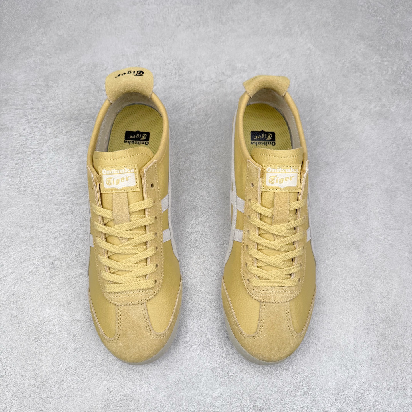 图片[2]-＃C版 Asics Onitsuka Tiger MEXICO 66 亚瑟士鬼冢虎复古经典板鞋 CNY 龙年限定 白红 市场王者选手 海外订单工厂出品 长期生产补货永不断码 超成熟稳定的做工品控 原装全套纸板楦头开发 原汁原味 完美呈现版型 私模正确鞋底咬花纹路 一比一鞋头弧度高度鞋身弧度 绝不口嗨 细节品控鞋型随意秒杀市面 原档咬花纹路私模大底 一个单元有六个三角形 总体形拼接呈现花瓣状 官方四联吊牌 原装Ortholite轻量化鞋垫 原盒原配 质保卡 说明书 钢印防尘纸 纸板中底带钢印 乳胶组合鞋垫 支持全方位的对比专柜 产品从款式颜色造型上体现出追求舒适和细节的完美 鞋类更是推崇手工制作的严谨与完美 融舒适性与可穿性的设计风格 注重细节的完美和别致魅力 既保持稳重 又不失轻松的时尚感 尺码：36 37 37.5 38 39 39.5 40 40.5 41.5 42 42.5 43.5 44 45-选品中心