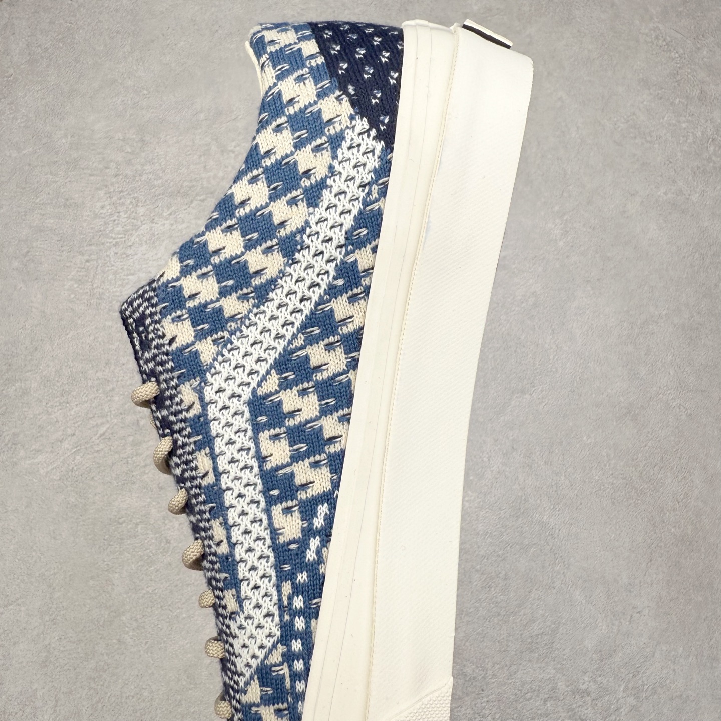 图片[7]-Vans Old Skool 36 EK 编织系列 Vans Premium 高阶支线 舒适百搭防滑耐磨休闲滑板鞋 鞋面采用编织面料工艺，舒适透气，独特新颖打破传统，复古感拉满。鞋底沿用招牌“华夫格”纹路，抓地力强，同时搭载缓震鞋垫，脚感轻盈贴合，适合日常通勤和滑板运动。 货号：VN000D51DMV 棕色 货号：VN000D8HEBR 蓝色 尺码：35 36 36.5 37 38 38.5 39 40 40.5 41 42 42.5 43 44-选品中心