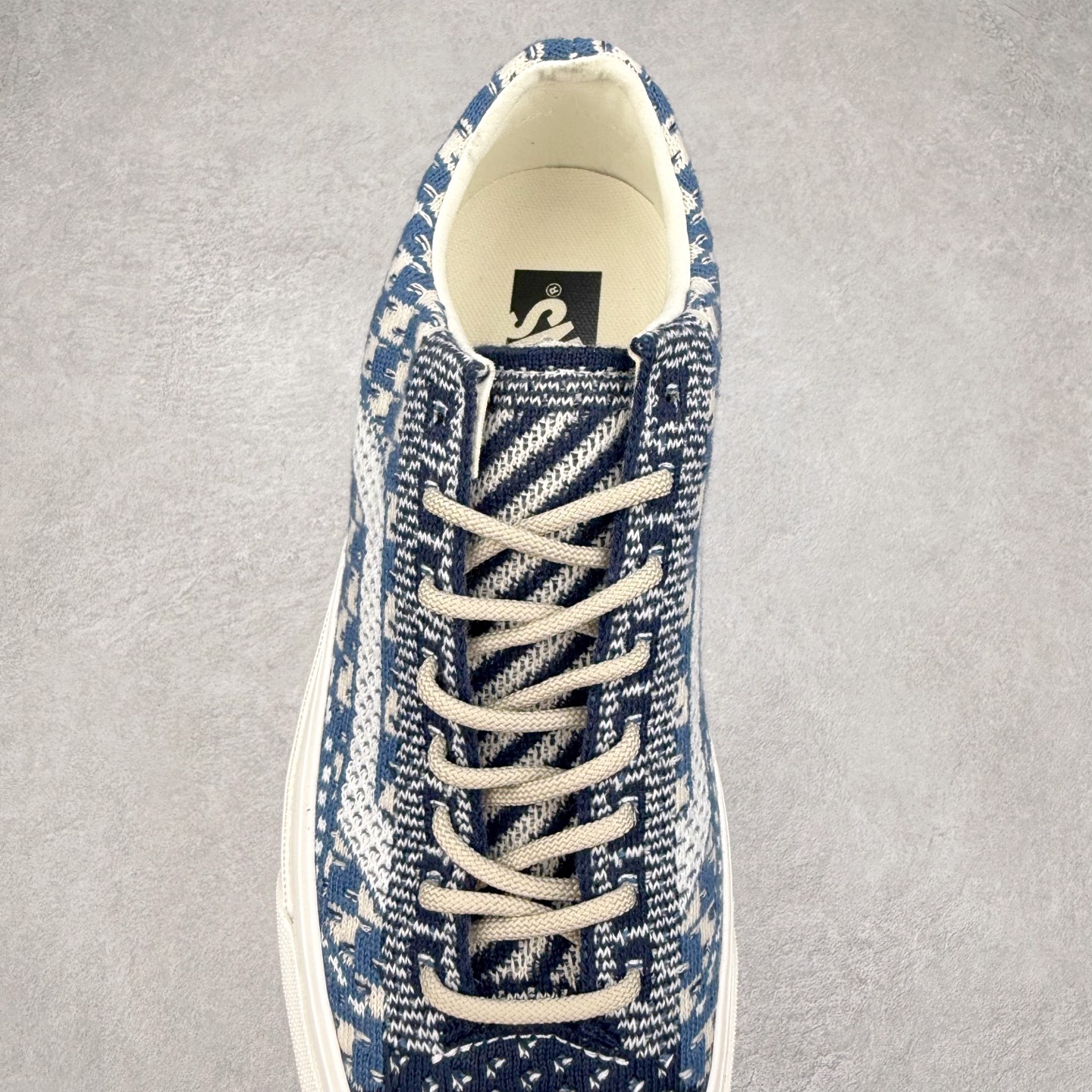 图片[5]-Vans Old Skool 36 EK 编织系列 Vans Premium 高阶支线 舒适百搭防滑耐磨休闲滑板鞋 鞋面采用编织面料工艺，舒适透气，独特新颖打破传统，复古感拉满。鞋底沿用招牌“华夫格”纹路，抓地力强，同时搭载缓震鞋垫，脚感轻盈贴合，适合日常通勤和滑板运动。 货号：VN000D51DMV 棕色 货号：VN000D8HEBR 蓝色 尺码：35 36 36.5 37 38 38.5 39 40 40.5 41 42 42.5 43 44-选品中心