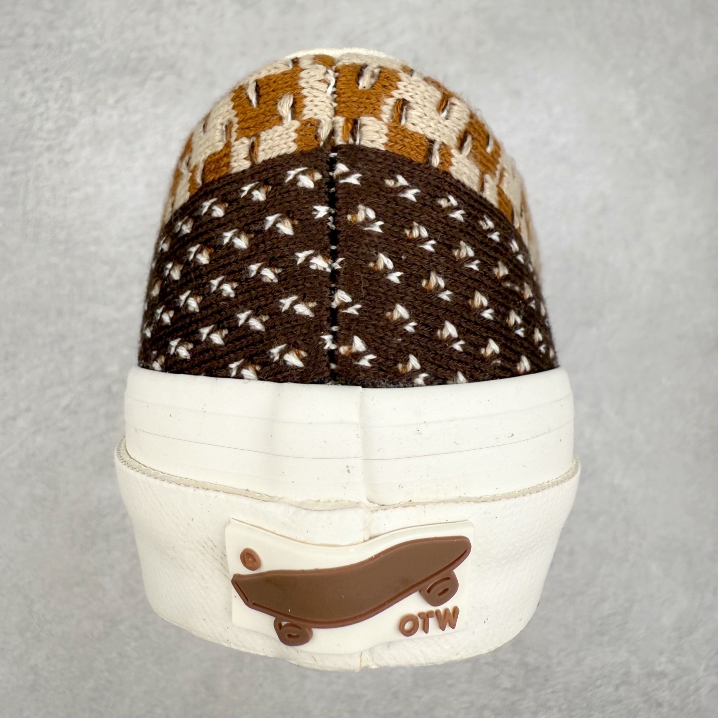 图片[8]-Vans Old Skool 36 EK 编织系列 Vans Premium 高阶支线 舒适百搭防滑耐磨休闲滑板鞋 鞋面采用编织面料工艺，舒适透气，独特新颖打破传统，复古感拉满。鞋底沿用招牌“华夫格”纹路，抓地力强，同时搭载缓震鞋垫，脚感轻盈贴合，适合日常通勤和滑板运动。 货号：VN000D51DMV 棕色 货号：VN000D8HEBR 蓝色 尺码：35 36 36.5 37 38 38.5 39 40 40.5 41 42 42.5 43 44-选品中心