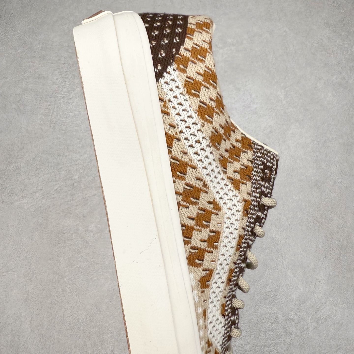 图片[6]-Vans Old Skool 36 EK 编织系列 Vans Premium 高阶支线 舒适百搭防滑耐磨休闲滑板鞋 鞋面采用编织面料工艺，舒适透气，独特新颖打破传统，复古感拉满。鞋底沿用招牌“华夫格”纹路，抓地力强，同时搭载缓震鞋垫，脚感轻盈贴合，适合日常通勤和滑板运动。 货号：VN000D51DMV 棕色 货号：VN000D8HEBR 蓝色 尺码：35 36 36.5 37 38 38.5 39 40 40.5 41 42 42.5 43 44-选品中心