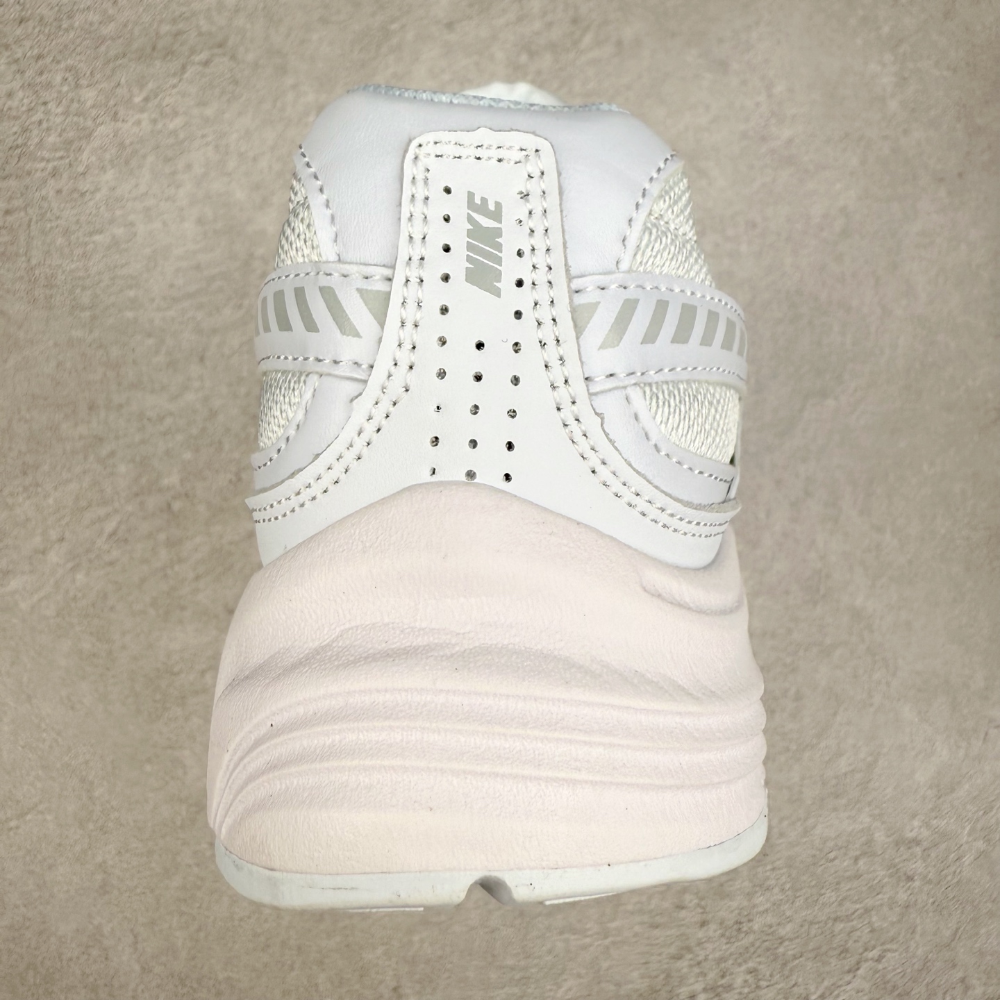 图片[8]-NK Initiator 创始者系列复古老爹鞋运动舒适复古网布合成革减震防滑耐磨低帮休闲跑步鞋 Ins爆火全新韩系古着风 回味经典 采用透气网眼鞋面和支撑覆盖层 自然运动设计的Phlyon中底用于缓冲 BRS 1000碳橡胶外底具有轻质柔韧性 牵引力和耐用性 尺码：36 36.5 37.5 38 38.5 39 40 40.5 41 42 42.5 43 44 45-选品中心