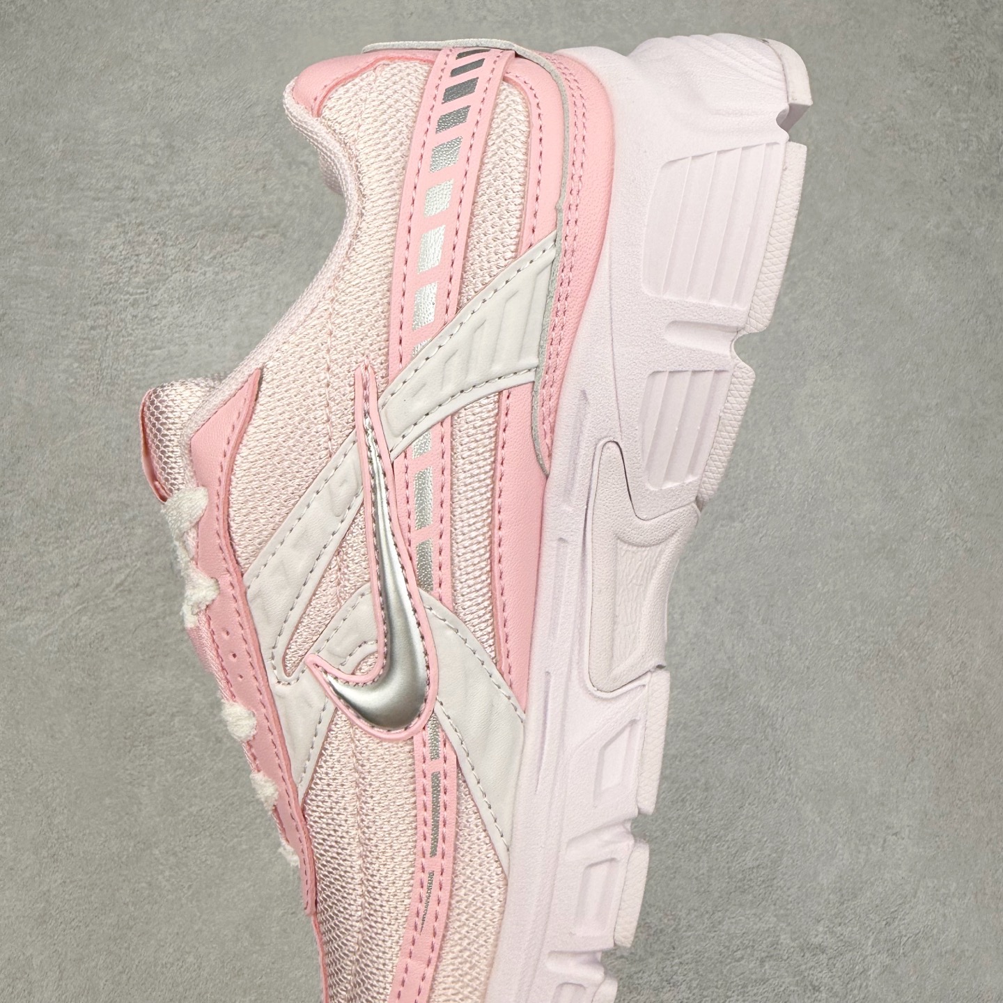 图片[7]-NK Initiator 创始者系列复古老爹鞋运动舒适复古网布合成革减震防滑耐磨低帮休闲跑步鞋 Ins爆火全新韩系古着风 回味经典 采用透气网眼鞋面和支撑覆盖层 自然运动设计的Phlyon中底用于缓冲 BRS 1000碳橡胶外底具有轻质柔韧性 牵引力和耐用性 尺码：36 36.5 37.5 38 38.5 39 40 40.5 41 42 42.5 43 44 45-选品中心