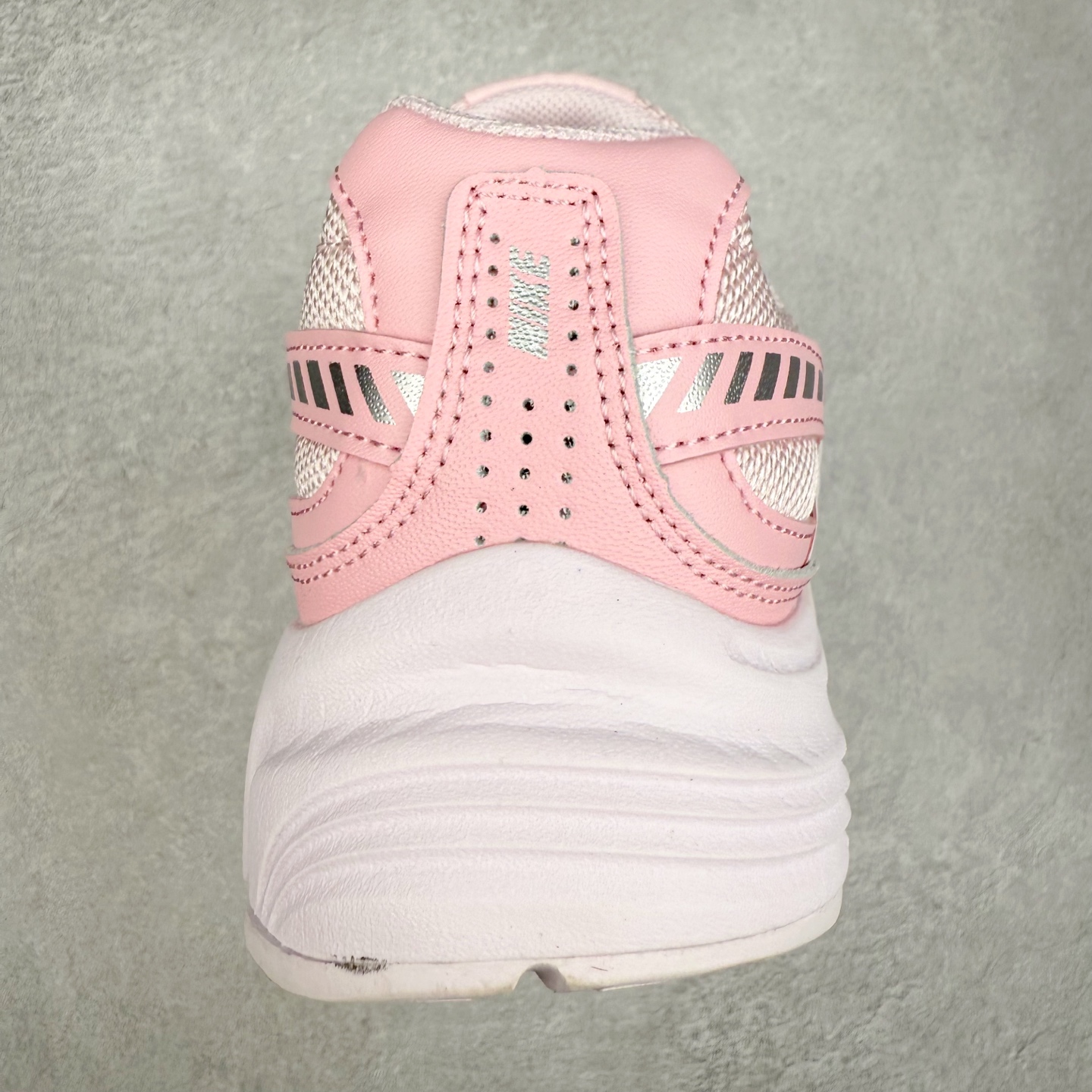 图片[8]-NK Initiator 创始者系列复古老爹鞋运动舒适复古网布合成革减震防滑耐磨低帮休闲跑步鞋 Ins爆火全新韩系古着风 回味经典 采用透气网眼鞋面和支撑覆盖层 自然运动设计的Phlyon中底用于缓冲 BRS 1000碳橡胶外底具有轻质柔韧性 牵引力和耐用性 尺码：36 36.5 37.5 38 38.5 39 40 40.5 41 42 42.5 43 44 45-选品中心