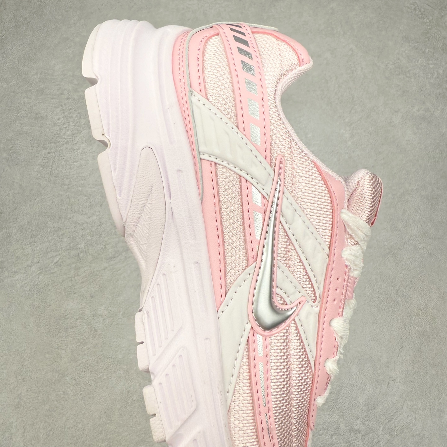 图片[6]-NK Initiator 创始者系列复古老爹鞋运动舒适复古网布合成革减震防滑耐磨低帮休闲跑步鞋 Ins爆火全新韩系古着风 回味经典 采用透气网眼鞋面和支撑覆盖层 自然运动设计的Phlyon中底用于缓冲 BRS 1000碳橡胶外底具有轻质柔韧性 牵引力和耐用性 尺码：36 36.5 37.5 38 38.5 39 40 40.5 41 42 42.5 43 44 45-选品中心