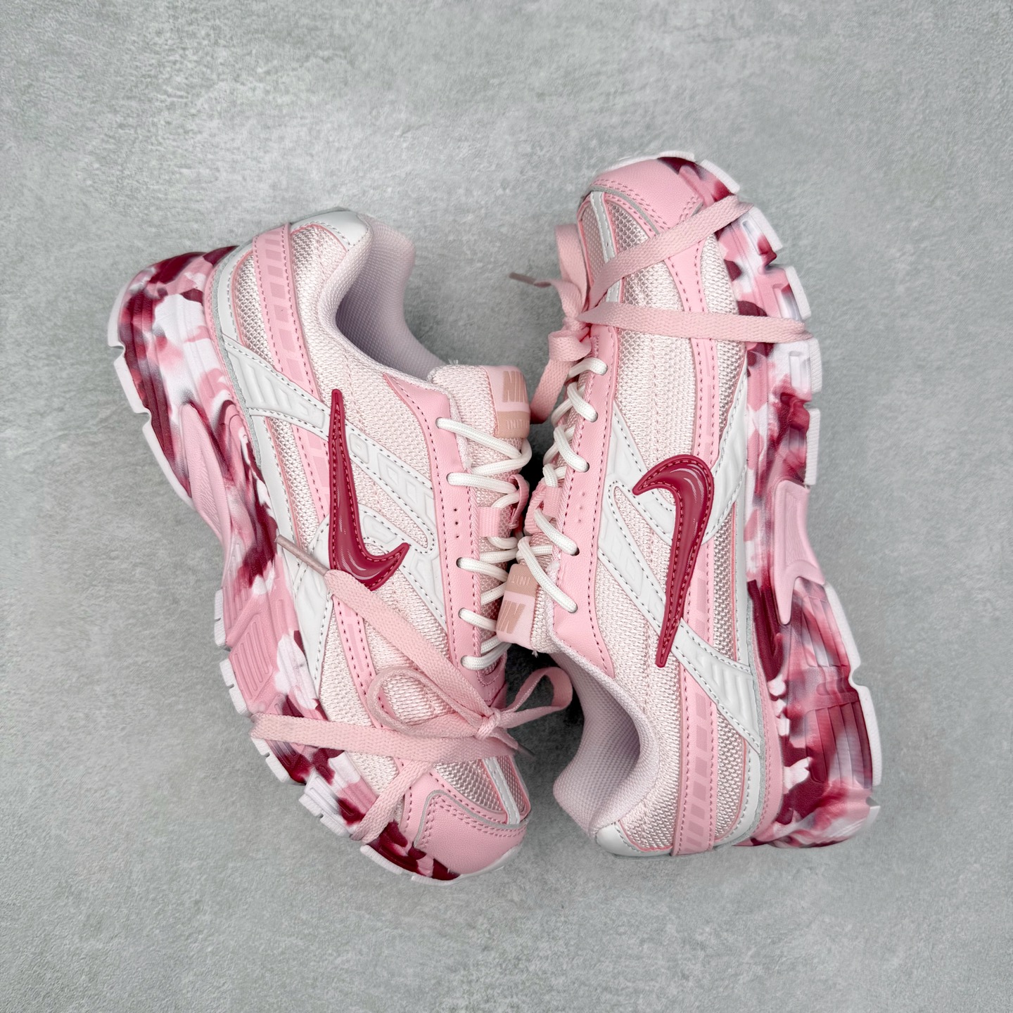 图片[3]-NK Initiator 创始者系列复古老爹鞋运动舒适复古网布合成革减震防滑耐磨低帮休闲跑步鞋 Ins爆火全新韩系古着风 回味经典 采用透气网眼鞋面和支撑覆盖层 自然运动设计的Phlyon中底用于缓冲 BRS 1000碳橡胶外底具有轻质柔韧性 牵引力和耐用性 尺码：36 36.5 37.5 38 38.5 39 40 40.5 41 42 42.5 43 44 45-选品中心