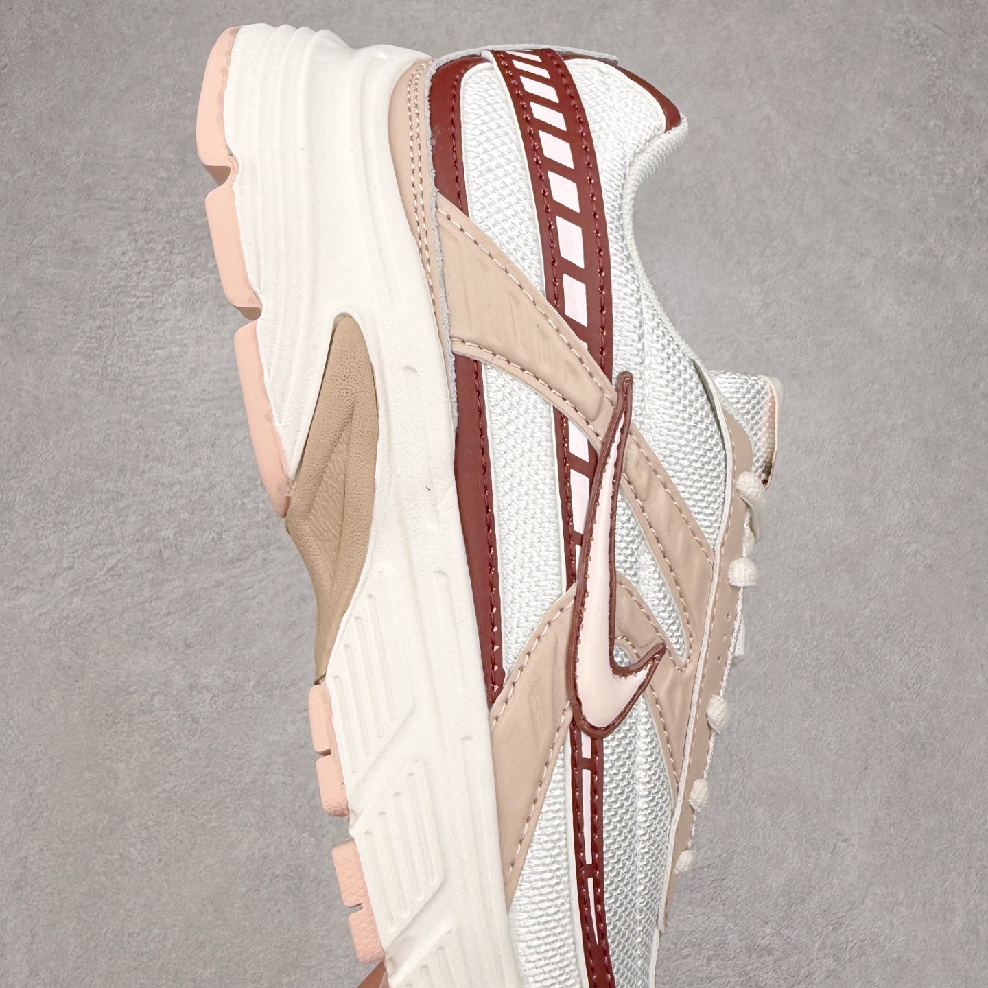 图片[6]-NK Initiator 创始者系列复古老爹鞋运动舒适复古网布合成革减震防滑耐磨低帮休闲跑步鞋 Ins爆火全新韩系古着风 回味经典 采用透气网眼鞋面和支撑覆盖层 自然运动设计的Phlyon中底用于缓冲 BRS 1000碳橡胶外底具有轻质柔韧性 牵引力和耐用性 尺码：36 36.5 37.5 38 38.5 39 40 40.5 41 42 42.5 43 44 45-选品中心