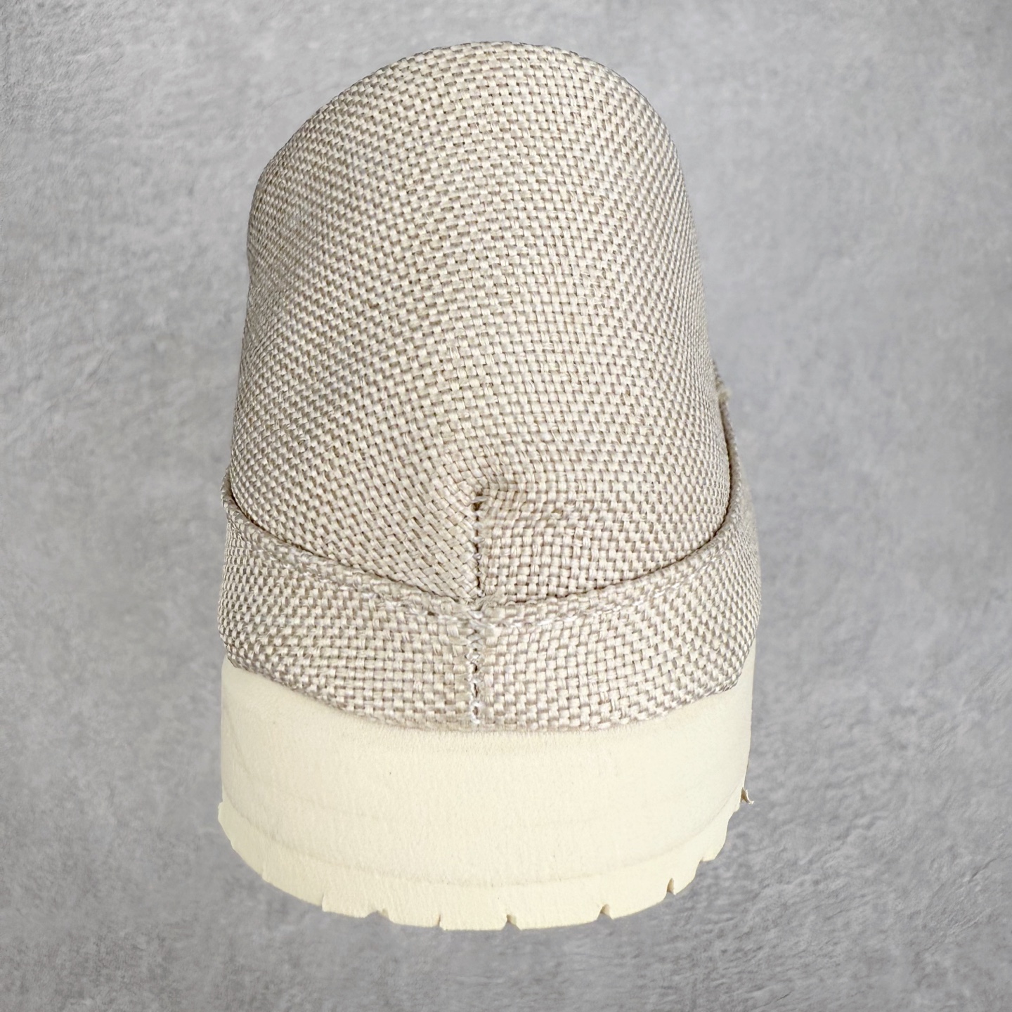 图片[8]-＃C版 Asics Onitsuka Tiger MEXICO 66 亚瑟士鬼冢虎复古经典板鞋 CNY 龙年限定 白红 市场王者选手 海外订单工厂出品 长期生产补货永不断码 超成熟稳定的做工品控 原装全套纸板楦头开发 原汁原味 完美呈现版型 私模正确鞋底咬花纹路 一比一鞋头弧度高度鞋身弧度 绝不口嗨 细节品控鞋型随意秒杀市面 原档咬花纹路私模大底 一个单元有六个三角形 总体形拼接呈现花瓣状 官方四联吊牌 原装Ortholite轻量化鞋垫 原盒原配 质保卡 说明书 钢印防尘纸 纸板中底带钢印 乳胶组合鞋垫 支持全方位的对比专柜 产品从款式颜色造型上体现出追求舒适和细节的完美 鞋类更是推崇手工制作的严谨与完美 融舒适性与可穿性的设计风格 注重细节的完美和别致魅力 既保持稳重 又不失轻松的时尚感 尺码：36 37 37.5 38 39 39.5 40 40.5 41.5 42 42.5 43.5 44 45-选品中心