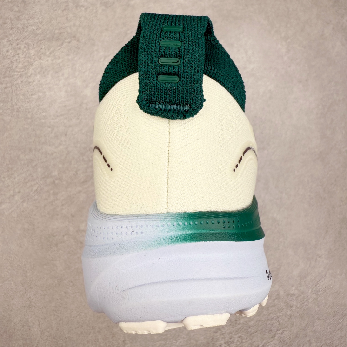 图片[8]-Asics Gel-Kayano 32 亚瑟士卡亚诺32代低帮专业有氧超轻量休闲运动全能慢跑鞋全球知名运动品牌ASICS正式推出新款GEL-KAYANO 32跑鞋，旨在通过全新稳定结构以提升产品可适性，满足跑者的足部稳定需求，让每一位跑者从起跑到结束都能够感受到焕然一新的稳定性与舒适性，从而帮助更多人找到身心平衡，获得自在舒适的健康生活方式。秉持着ASICS亚瑟士的设计哲学，全新一代GEL-KAYANO 32应运而生。为进一步升级产品的稳定性，GEL-KAYANO 采用了全新4D引导系统，通过内侧稳定装置提升可适性，满足足部稳定需求，帮助足弓迅速返回到平衡位置。作为基于生物力学研究打造的全新稳定结构，4D引导系统不仅提升了跑鞋对双脚的支撑性，它还将人体不同的运动状态纳入设计考量，帮助跑者在多种跑动强度下获得充足的稳定性和理想的舒适度。尺码：36 37 37.5 38 39.5 40 40.5 41.5 42 42.5 43.5 44 44.5 45-选品中心