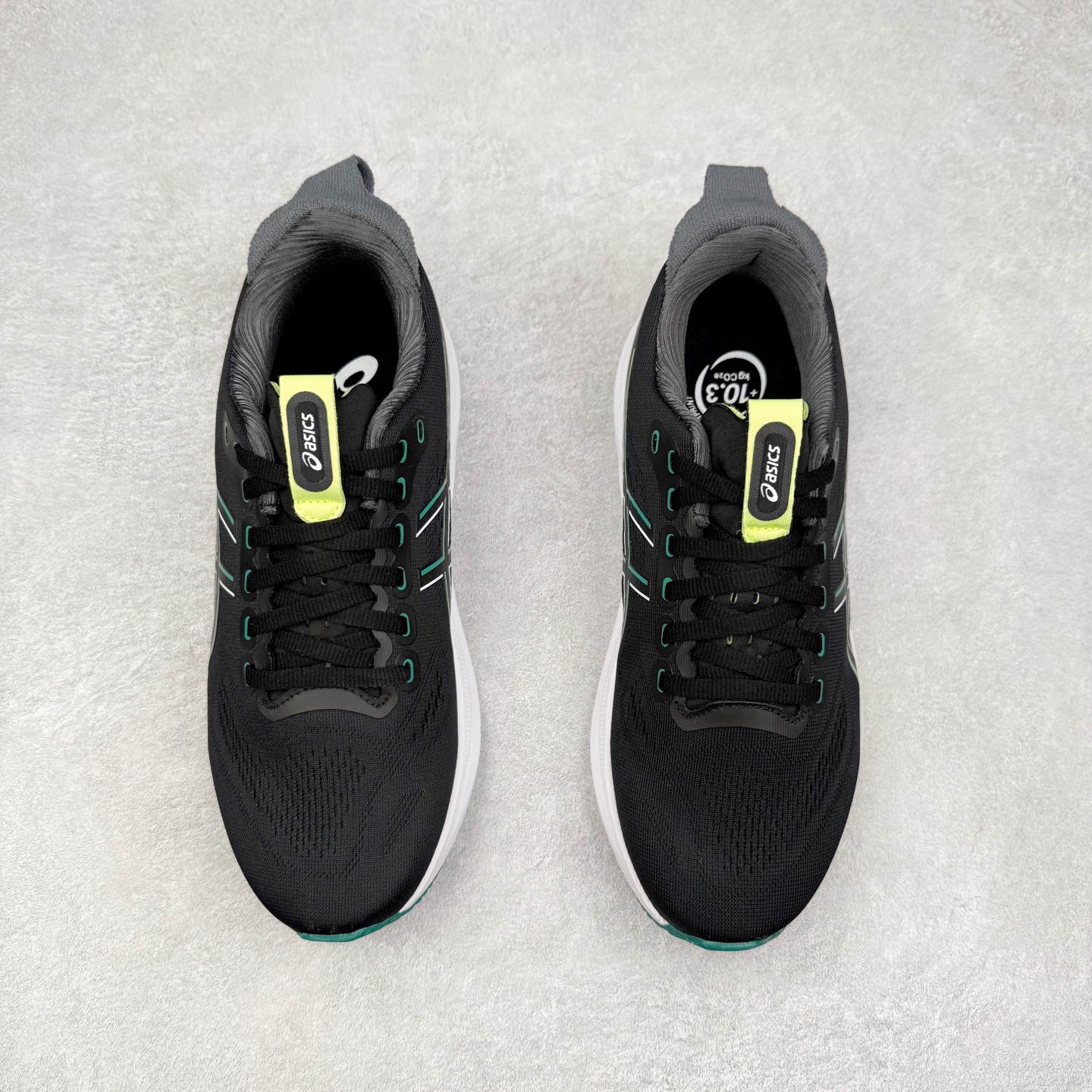 图片[2]-Asics Gel-Kayano 32 亚瑟士卡亚诺32代低帮专业有氧超轻量休闲运动全能慢跑鞋全球知名运动品牌ASICS正式推出新款GEL-KAYANO 32跑鞋，旨在通过全新稳定结构以提升产品可适性，满足跑者的足部稳定需求，让每一位跑者从起跑到结束都能够感受到焕然一新的稳定性与舒适性，从而帮助更多人找到身心平衡，获得自在舒适的健康生活方式。秉持着ASICS亚瑟士的设计哲学，全新一代GEL-KAYANO 32应运而生。为进一步升级产品的稳定性，GEL-KAYANO 采用了全新4D引导系统，通过内侧稳定装置提升可适性，满足足部稳定需求，帮助足弓迅速返回到平衡位置。作为基于生物力学研究打造的全新稳定结构，4D引导系统不仅提升了跑鞋对双脚的支撑性，它还将人体不同的运动状态纳入设计考量，帮助跑者在多种跑动强度下获得充足的稳定性和理想的舒适度。尺码：36 37 37.5 38 39.5 40 40.5 41.5 42 42.5 43.5 44 44.5 45-选品中心