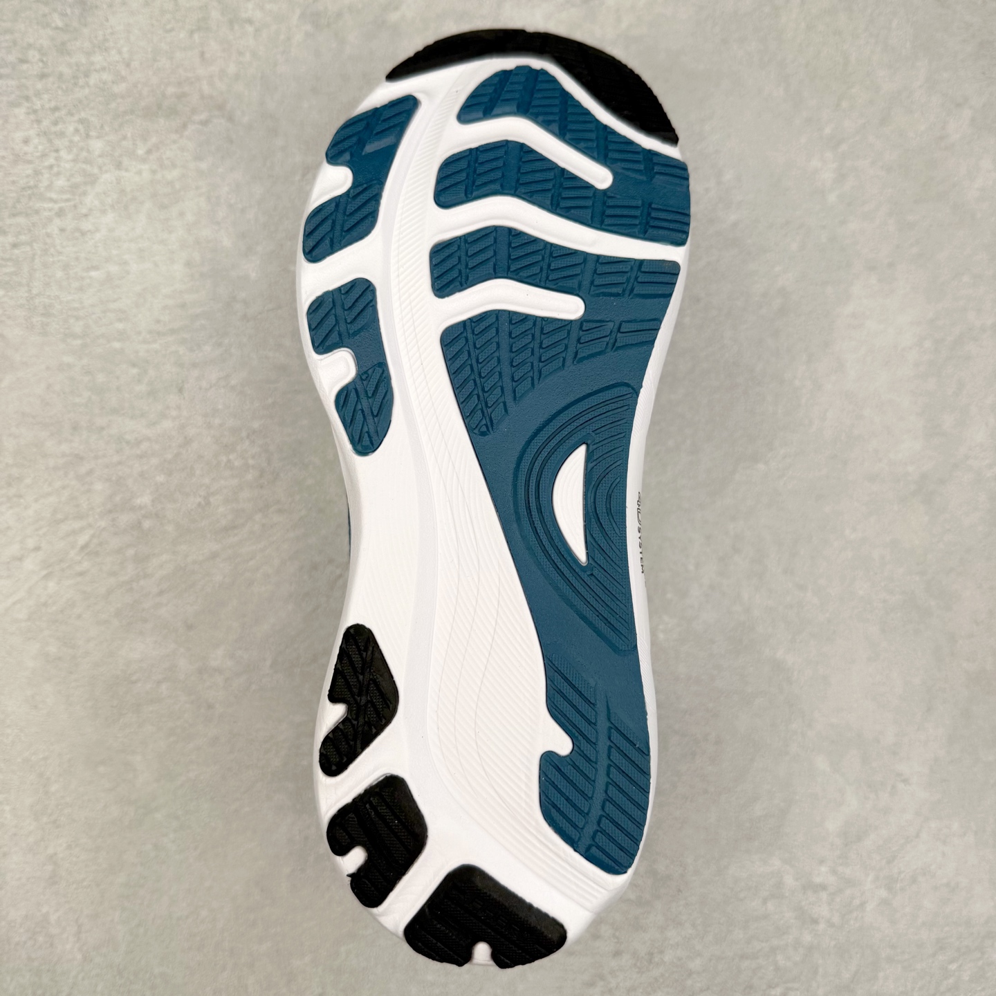 图片[9]-Asics Gel-Kayano 32 亚瑟士卡亚诺32代低帮专业有氧超轻量休闲运动全能慢跑鞋全球知名运动品牌ASICS正式推出新款GEL-KAYANO 32跑鞋，旨在通过全新稳定结构以提升产品可适性，满足跑者的足部稳定需求，让每一位跑者从起跑到结束都能够感受到焕然一新的稳定性与舒适性，从而帮助更多人找到身心平衡，获得自在舒适的健康生活方式。秉持着ASICS亚瑟士的设计哲学，全新一代GEL-KAYANO 32应运而生。为进一步升级产品的稳定性，GEL-KAYANO 采用了全新4D引导系统，通过内侧稳定装置提升可适性，满足足部稳定需求，帮助足弓迅速返回到平衡位置。作为基于生物力学研究打造的全新稳定结构，4D引导系统不仅提升了跑鞋对双脚的支撑性，它还将人体不同的运动状态纳入设计考量，帮助跑者在多种跑动强度下获得充足的稳定性和理想的舒适度。尺码：36 37 37.5 38 39.5 40 40.5 41.5 42 42.5 43.5 44 44.5 45-选品中心