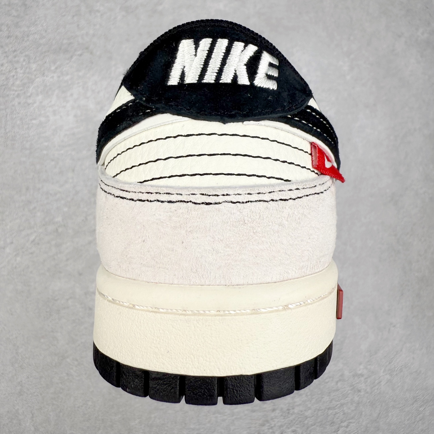 图片[8]-NK Dunk Low 定制配色 MM1089-017 大厂出品 极力推荐 原装头层材料 独家版型蒸餾加工帶來的是更好的视觉和脚感体验大厂纯原品质出货 清洁度 电绣工艺 皮料切割干净无任何毛边 细节完美 实拍调校N版已经零色差零失真 百分百还原实物色彩所见即所得 不存在货不对板色差等低级问题 选购参考实物拍摄 不混卖不参货 只用心做好货严格选品 承诺混一赔十 尺码：36 36.5 37.5 38 38.5 39 40 40.5 41 42 42.5 43 44 44.5 45-选品中心