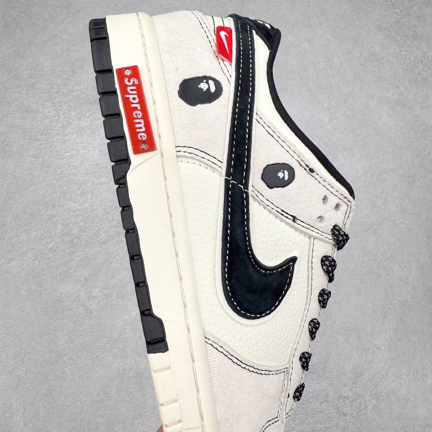 图片[6]-NK Dunk Low 定制配色 MM1089-017 大厂出品 极力推荐 原装头层材料 独家版型蒸餾加工帶來的是更好的视觉和脚感体验大厂纯原品质出货 清洁度 电绣工艺 皮料切割干净无任何毛边 细节完美 实拍调校N版已经零色差零失真 百分百还原实物色彩所见即所得 不存在货不对板色差等低级问题 选购参考实物拍摄 不混卖不参货 只用心做好货严格选品 承诺混一赔十 尺码：36 36.5 37.5 38 38.5 39 40 40.5 41 42 42.5 43 44 44.5 45-选品中心