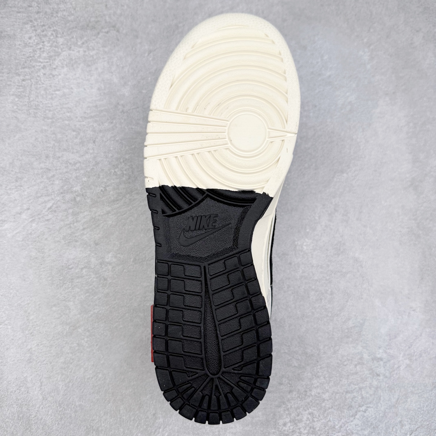 图片[9]-NK Dunk Low 定制配色 MM1089-017 大厂出品 极力推荐 原装头层材料 独家版型蒸餾加工帶來的是更好的视觉和脚感体验大厂纯原品质出货 清洁度 电绣工艺 皮料切割干净无任何毛边 细节完美 实拍调校N版已经零色差零失真 百分百还原实物色彩所见即所得 不存在货不对板色差等低级问题 选购参考实物拍摄 不混卖不参货 只用心做好货严格选品 承诺混一赔十 尺码：36 36.5 37.5 38 38.5 39 40 40.5 41 42 42.5 43 44 44.5 45-选品中心