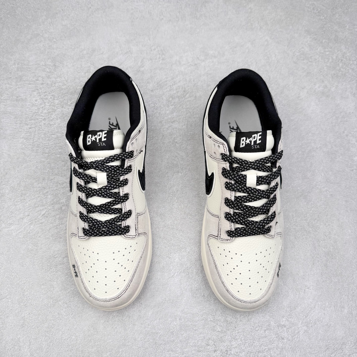 图片[2]-NK Dunk Low 定制配色 MM1089-017 大厂出品 极力推荐 原装头层材料 独家版型蒸餾加工帶來的是更好的视觉和脚感体验大厂纯原品质出货 清洁度 电绣工艺 皮料切割干净无任何毛边 细节完美 实拍调校N版已经零色差零失真 百分百还原实物色彩所见即所得 不存在货不对板色差等低级问题 选购参考实物拍摄 不混卖不参货 只用心做好货严格选品 承诺混一赔十 尺码：36 36.5 37.5 38 38.5 39 40 40.5 41 42 42.5 43 44 44.5 45-选品中心