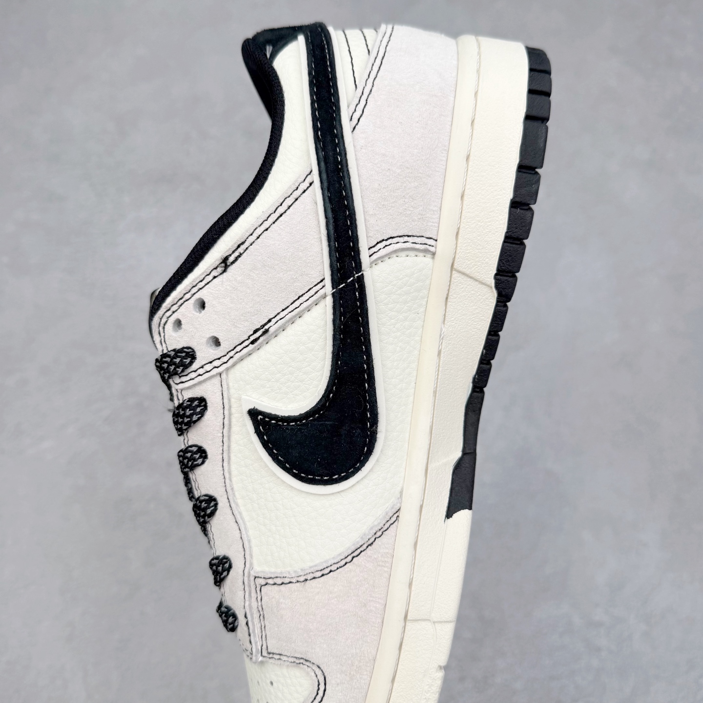 图片[7]-NK Dunk Low 定制配色 MM1089-017 大厂出品 极力推荐 原装头层材料 独家版型蒸餾加工帶來的是更好的视觉和脚感体验大厂纯原品质出货 清洁度 电绣工艺 皮料切割干净无任何毛边 细节完美 实拍调校N版已经零色差零失真 百分百还原实物色彩所见即所得 不存在货不对板色差等低级问题 选购参考实物拍摄 不混卖不参货 只用心做好货严格选品 承诺混一赔十 尺码：36 36.5 37.5 38 38.5 39 40 40.5 41 42 42.5 43 44 44.5 45-选品中心