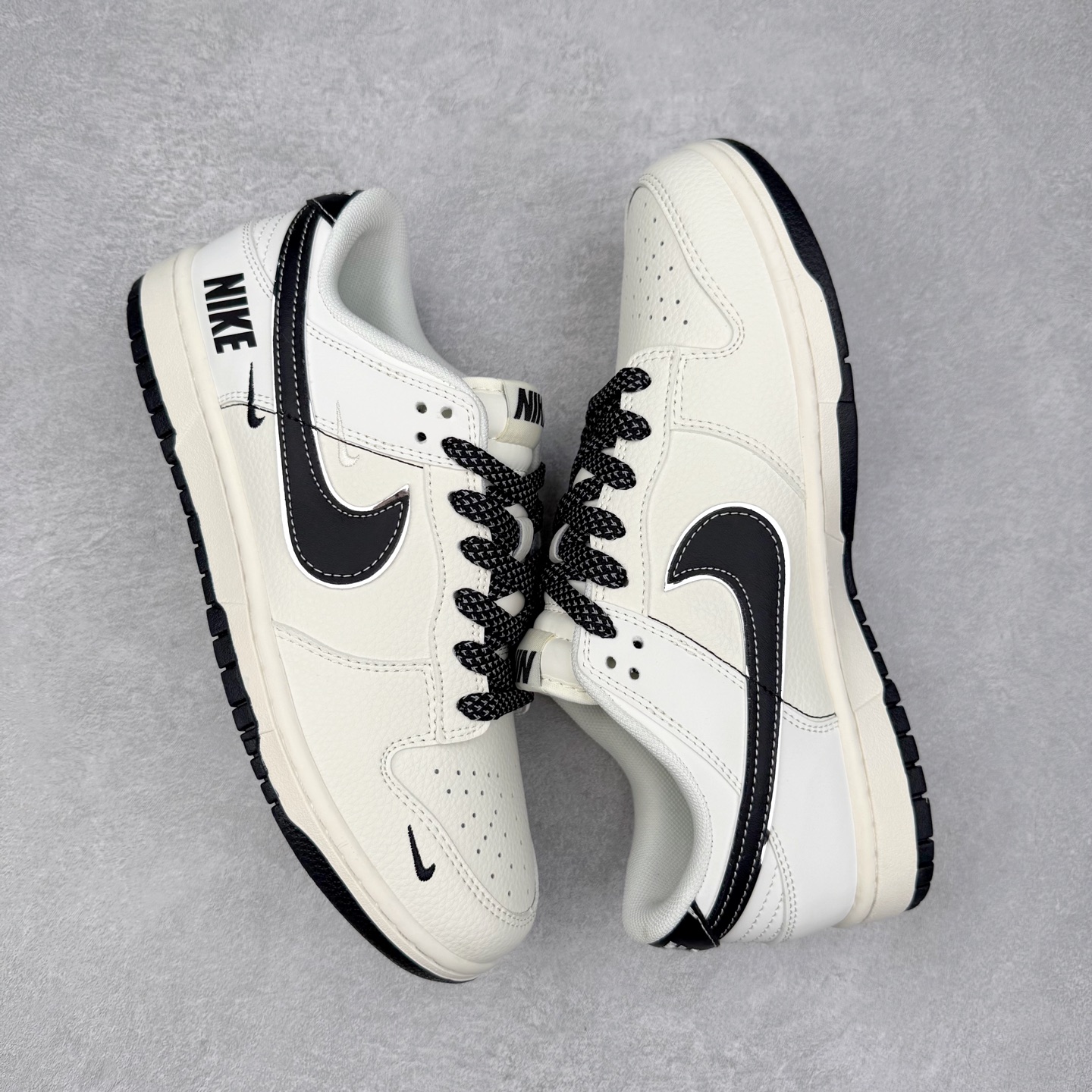 图片[3]-NK Dunk Low 定制配色 SJ1089-002 大厂出品 极力推荐 原装头层材料 独家版型蒸餾加工帶來的是更好的视觉和脚感体验大厂纯原品质出货 清洁度 电绣工艺 皮料切割干净无任何毛边 细节完美 实拍调校N版已经零色差零失真 百分百还原实物色彩所见即所得 不存在货不对板色差等低级问题 选购参考实物拍摄 不混卖不参货 只用心做好货严格选品 承诺混一赔十 尺码：36 36.5 37.5 38 38.5 39 40 40.5 41 42 42.5 43 44 44.5 45-选品中心