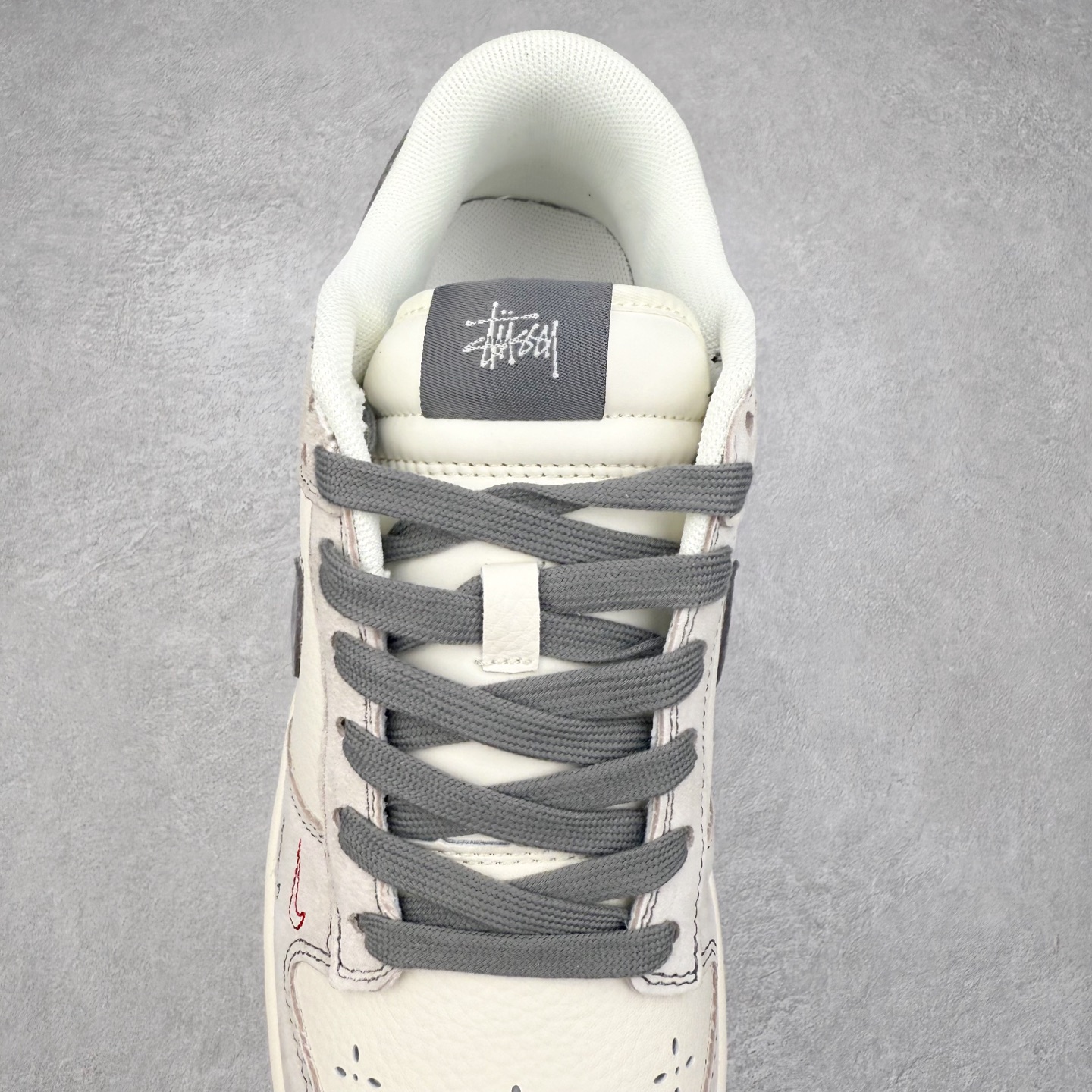 图片[5]-NK Dunk Low 定制配色 MM1089-033 大厂出品 极力推荐 原装头层材料 独家版型蒸餾加工帶來的是更好的视觉和脚感体验大厂纯原品质出货 清洁度 电绣工艺 皮料切割干净无任何毛边 细节完美 实拍调校N版已经零色差零失真 百分百还原实物色彩所见即所得 不存在货不对板色差等低级问题 选购参考实物拍摄 不混卖不参货 只用心做好货严格选品 承诺混一赔十 尺码：36 36.5 37.5 38 38.5 39 40 40.5 41 42 42.5 43 44 44.5 45-选品中心