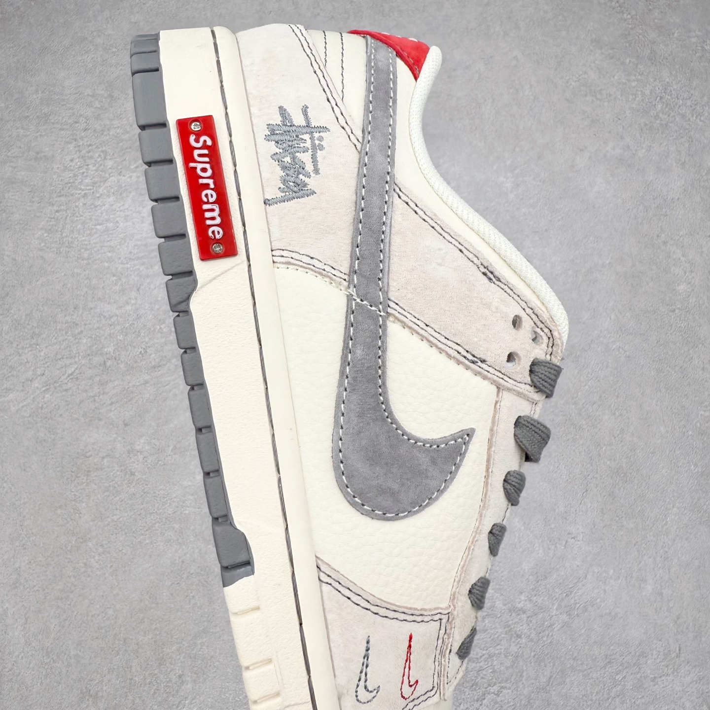 图片[6]-NK Dunk Low 定制配色 MM1089-033 大厂出品 极力推荐 原装头层材料 独家版型蒸餾加工帶來的是更好的视觉和脚感体验大厂纯原品质出货 清洁度 电绣工艺 皮料切割干净无任何毛边 细节完美 实拍调校N版已经零色差零失真 百分百还原实物色彩所见即所得 不存在货不对板色差等低级问题 选购参考实物拍摄 不混卖不参货 只用心做好货严格选品 承诺混一赔十 尺码：36 36.5 37.5 38 38.5 39 40 40.5 41 42 42.5 43 44 44.5 45-选品中心