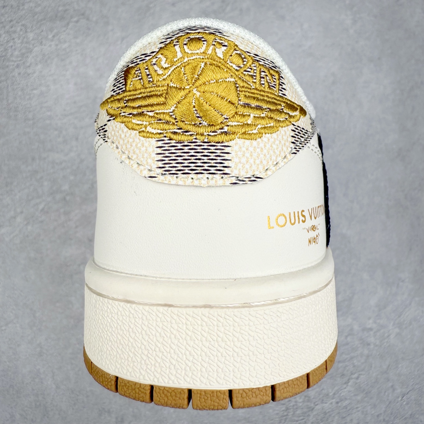 图片[8]-TS x Air Jordan AJ1 Low 倒钩低帮联名定制配色 XS7089-617 原厂内置气垫魔块 A模大底 头层小牛皮 鞋舌AJ原厂专用牛津布+AJ专用反口珍珠布+原厂无杂质高弹内里海棉+特殊封边弹力鞋带 实拍调校N版已经零色差零失真 百分百还原实物色彩所见即所得 不存在货不对板色差等低级问题 选购参考实物拍摄 不混卖不参货 只用心做好货严格选品 承诺混一赔十 尺码：36 36.5 37.5 38 38.5 39 40 40.5 41 42 42.5 43 44 44.5 45-选品中心