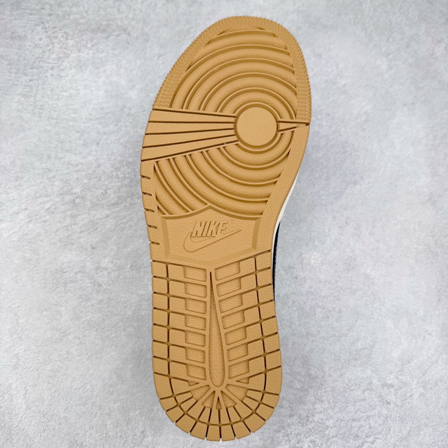 图片[9]-TS x Air Jordan AJ1 Low 倒钩低帮联名定制配色 XS7089-617 原厂内置气垫魔块 A模大底 头层小牛皮 鞋舌AJ原厂专用牛津布+AJ专用反口珍珠布+原厂无杂质高弹内里海棉+特殊封边弹力鞋带 实拍调校N版已经零色差零失真 百分百还原实物色彩所见即所得 不存在货不对板色差等低级问题 选购参考实物拍摄 不混卖不参货 只用心做好货严格选品 承诺混一赔十 尺码：36 36.5 37.5 38 38.5 39 40 40.5 41 42 42.5 43 44 44.5 45-选品中心