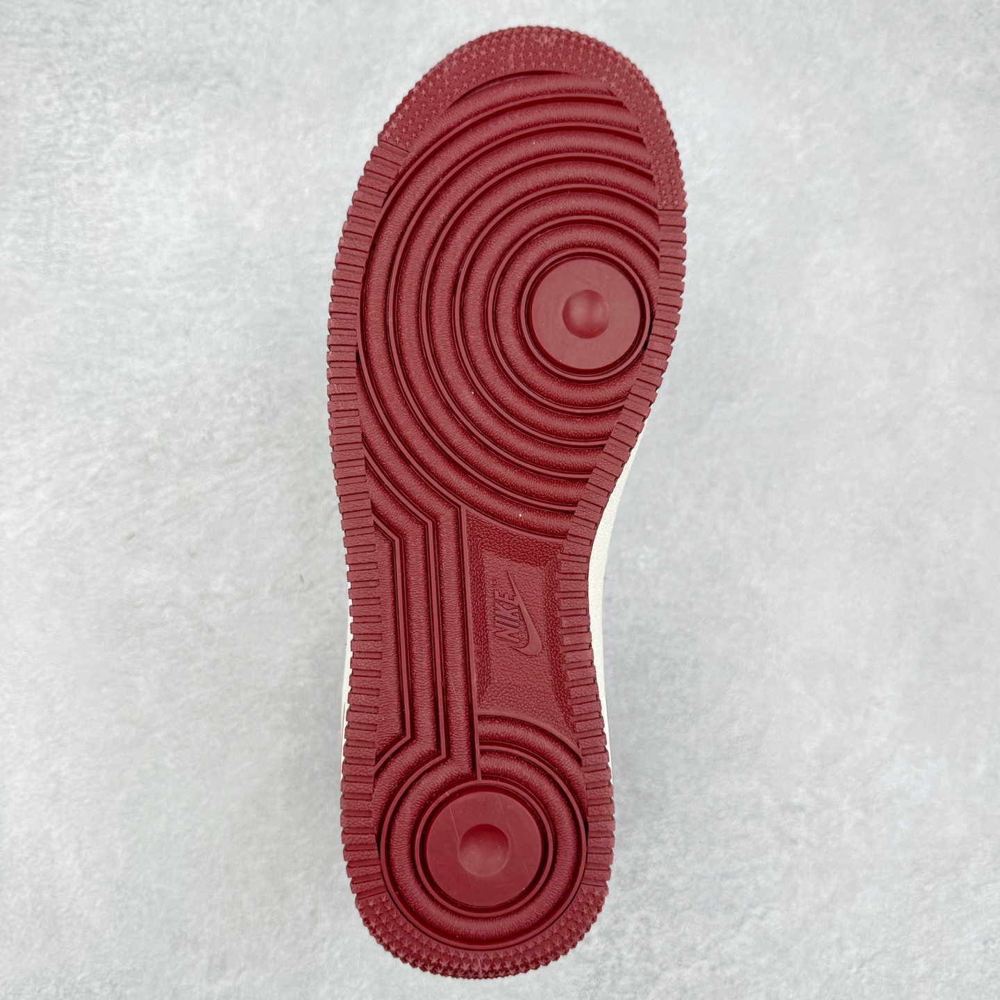 图片[9]-NK Air Force 1´07 Low 空军一号低帮百搭休闲运动板鞋 LW9729-015 柔软、弹性十足的缓震性能和出色的中底设计 横跨复古与现代的外型结合 造就出风靡全球 三十多年的Force 1 直到今天还深受青睐 实拍调校N版已经零色差零失真 百分百还原实物色彩所见即所得 不存在货不对板色差等低级问题 选购参考实物拍摄 不混卖不参货 只用心做好货严格选品 承诺混一赔十 尺码：36 36.5 37.5 38 38.5 39 40 40.5 41 42 42.5 43 44 44.5 45-选品中心