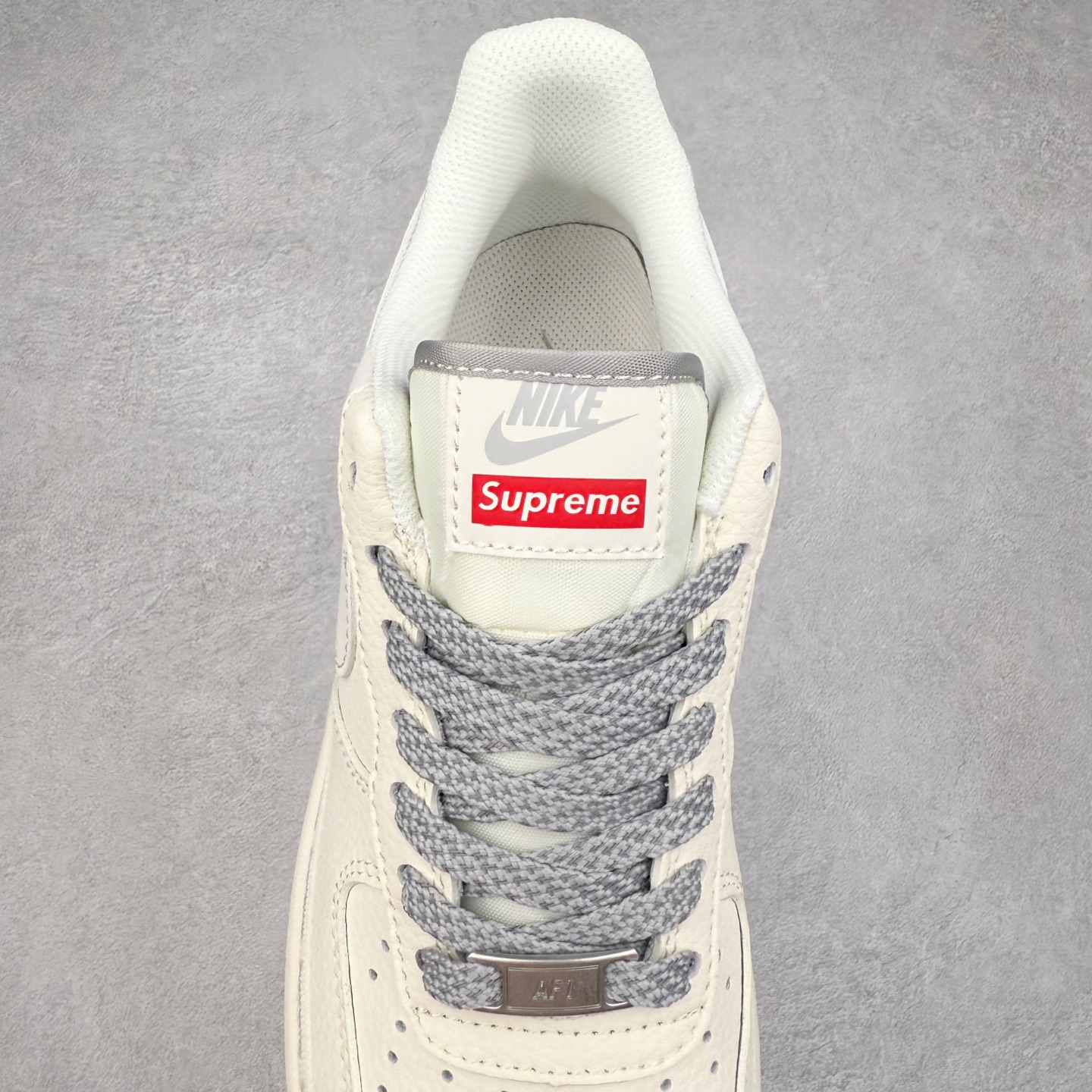 图片[5]-NK Air Force 1´07 Low 空军一号低帮百搭休闲运动板鞋 XX3168-205 柔软、弹性十足的缓震性能和出色的中底设计 横跨复古与现代的外型结合 造就出风靡全球 三十多年的Force 1 直到今天还深受青睐 实拍调校N版已经零色差零失真 百分百还原实物色彩所见即所得 不存在货不对板色差等低级问题 选购参考实物拍摄 不混卖不参货 只用心做好货严格选品 承诺混一赔十 尺码：36 36.5 37.5 38 38.5 39 40 40.5 41 42 42.5 43 44 44.5 45-选品中心