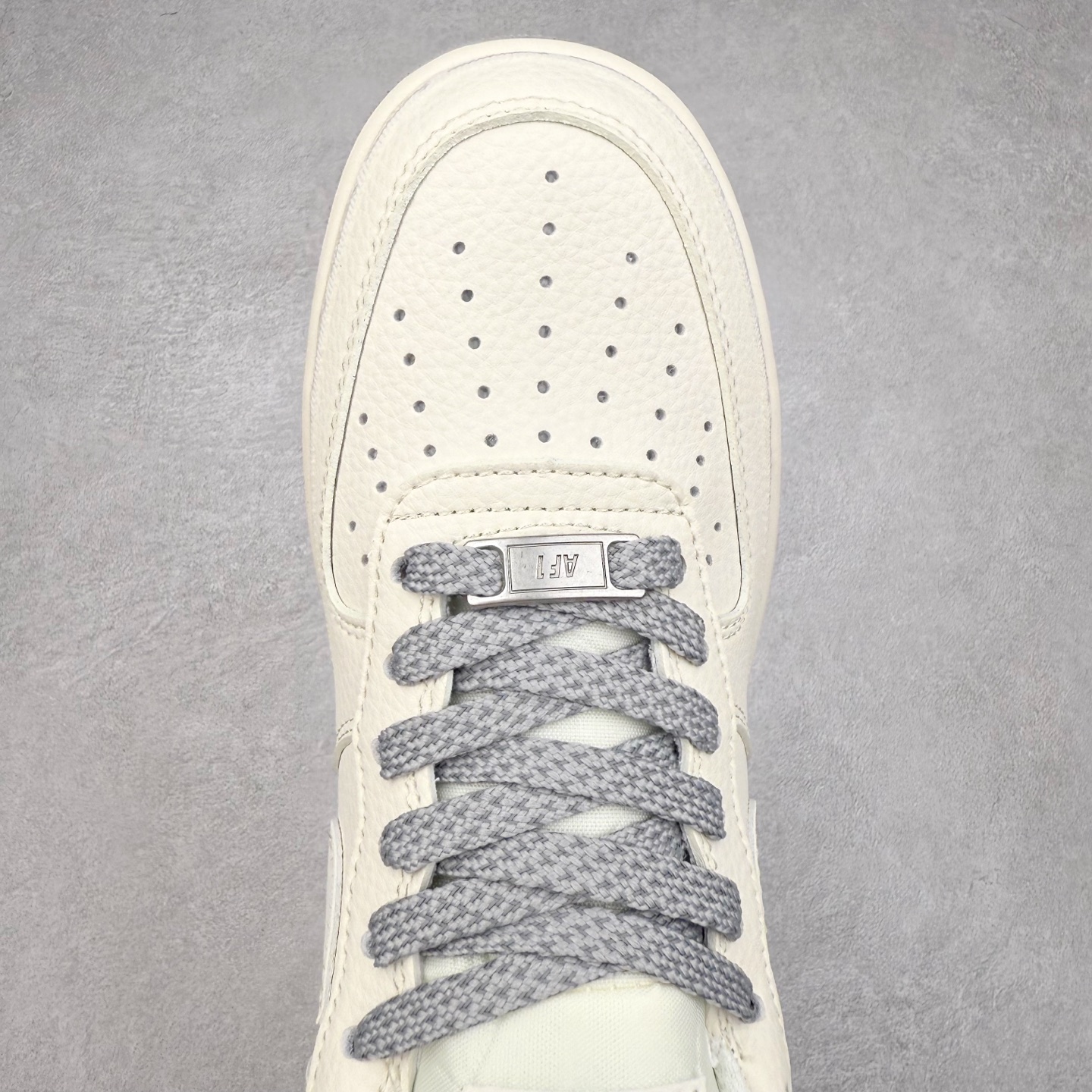 图片[4]-NK Air Force 1´07 Low 空军一号低帮百搭休闲运动板鞋 XX3168-205 柔软、弹性十足的缓震性能和出色的中底设计 横跨复古与现代的外型结合 造就出风靡全球 三十多年的Force 1 直到今天还深受青睐 实拍调校N版已经零色差零失真 百分百还原实物色彩所见即所得 不存在货不对板色差等低级问题 选购参考实物拍摄 不混卖不参货 只用心做好货严格选品 承诺混一赔十 尺码：36 36.5 37.5 38 38.5 39 40 40.5 41 42 42.5 43 44 44.5 45-选品中心