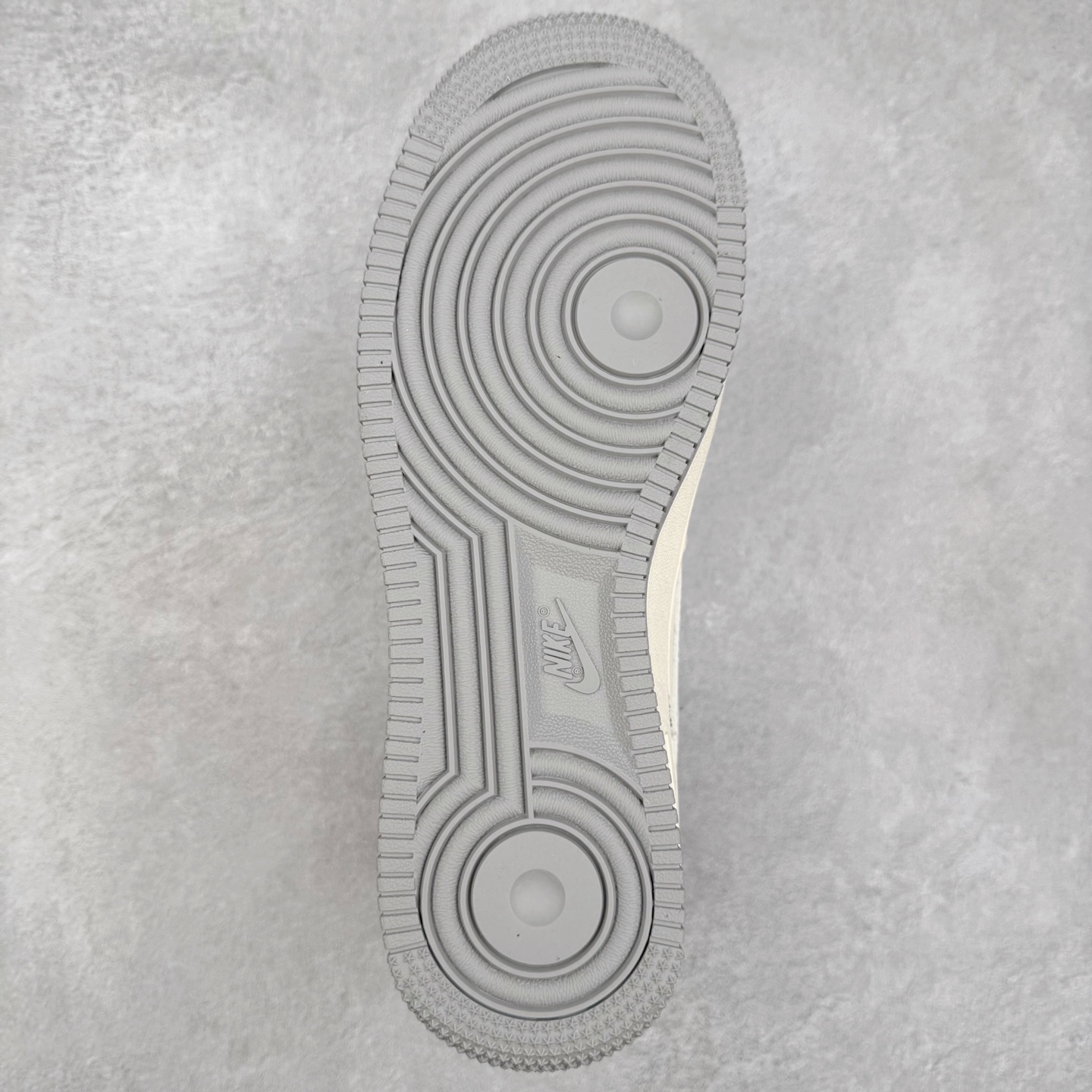 图片[9]-NK Air Force 1´07 Low 空军一号低帮百搭休闲运动板鞋 XX3168-205 柔软、弹性十足的缓震性能和出色的中底设计 横跨复古与现代的外型结合 造就出风靡全球 三十多年的Force 1 直到今天还深受青睐 实拍调校N版已经零色差零失真 百分百还原实物色彩所见即所得 不存在货不对板色差等低级问题 选购参考实物拍摄 不混卖不参货 只用心做好货严格选品 承诺混一赔十 尺码：36 36.5 37.5 38 38.5 39 40 40.5 41 42 42.5 43 44 44.5 45-选品中心