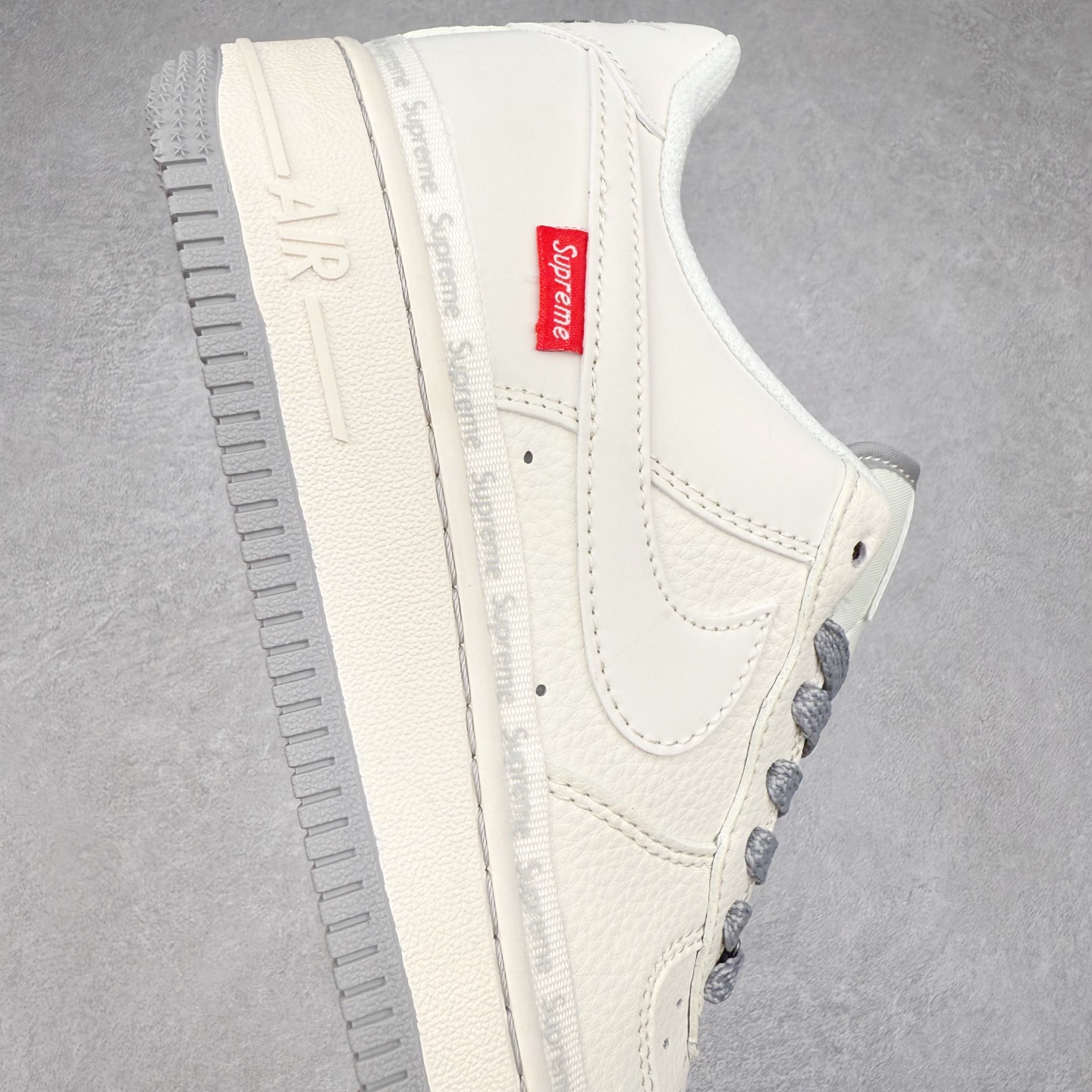 图片[6]-NK Air Force 1´07 Low 空军一号低帮百搭休闲运动板鞋 XX3168-205 柔软、弹性十足的缓震性能和出色的中底设计 横跨复古与现代的外型结合 造就出风靡全球 三十多年的Force 1 直到今天还深受青睐 实拍调校N版已经零色差零失真 百分百还原实物色彩所见即所得 不存在货不对板色差等低级问题 选购参考实物拍摄 不混卖不参货 只用心做好货严格选品 承诺混一赔十 尺码：36 36.5 37.5 38 38.5 39 40 40.5 41 42 42.5 43 44 44.5 45-选品中心