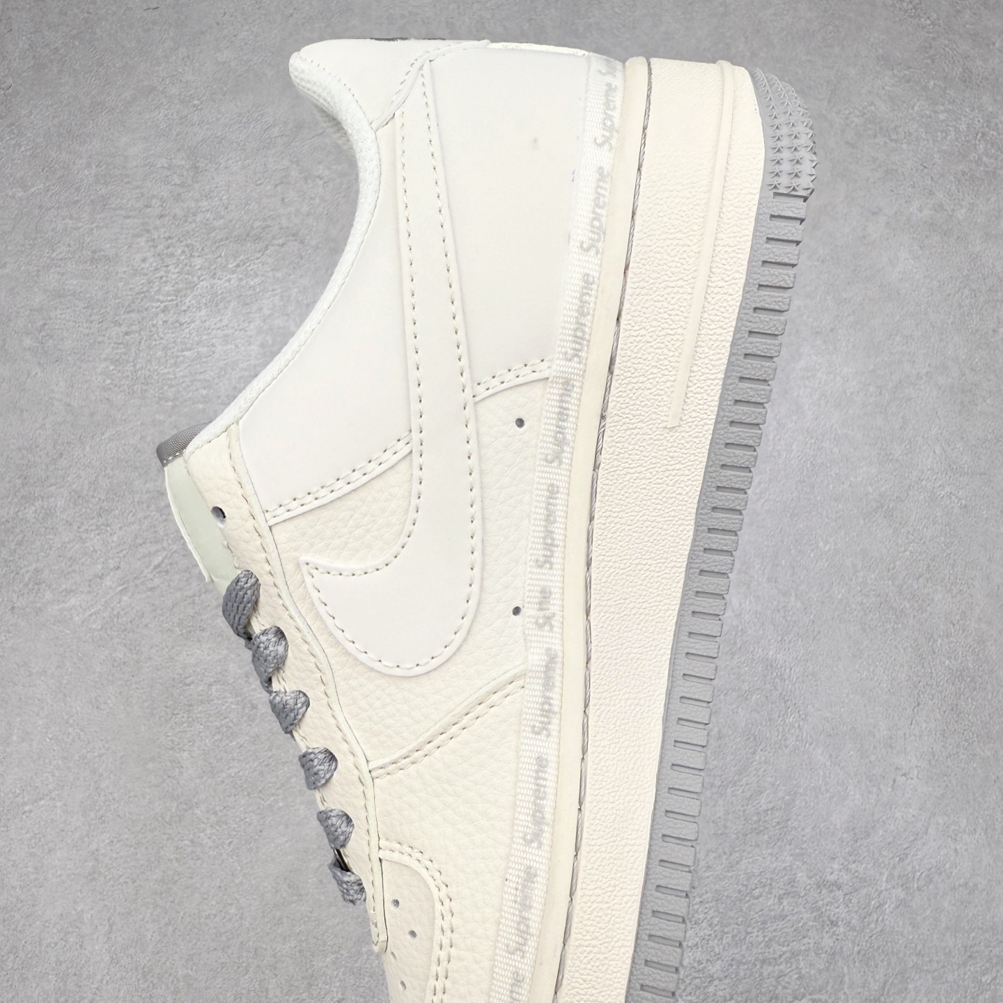 图片[7]-NK Air Force 1´07 Low 空军一号低帮百搭休闲运动板鞋 XX3168-205 柔软、弹性十足的缓震性能和出色的中底设计 横跨复古与现代的外型结合 造就出风靡全球 三十多年的Force 1 直到今天还深受青睐 实拍调校N版已经零色差零失真 百分百还原实物色彩所见即所得 不存在货不对板色差等低级问题 选购参考实物拍摄 不混卖不参货 只用心做好货严格选品 承诺混一赔十 尺码：36 36.5 37.5 38 38.5 39 40 40.5 41 42 42.5 43 44 44.5 45-选品中心