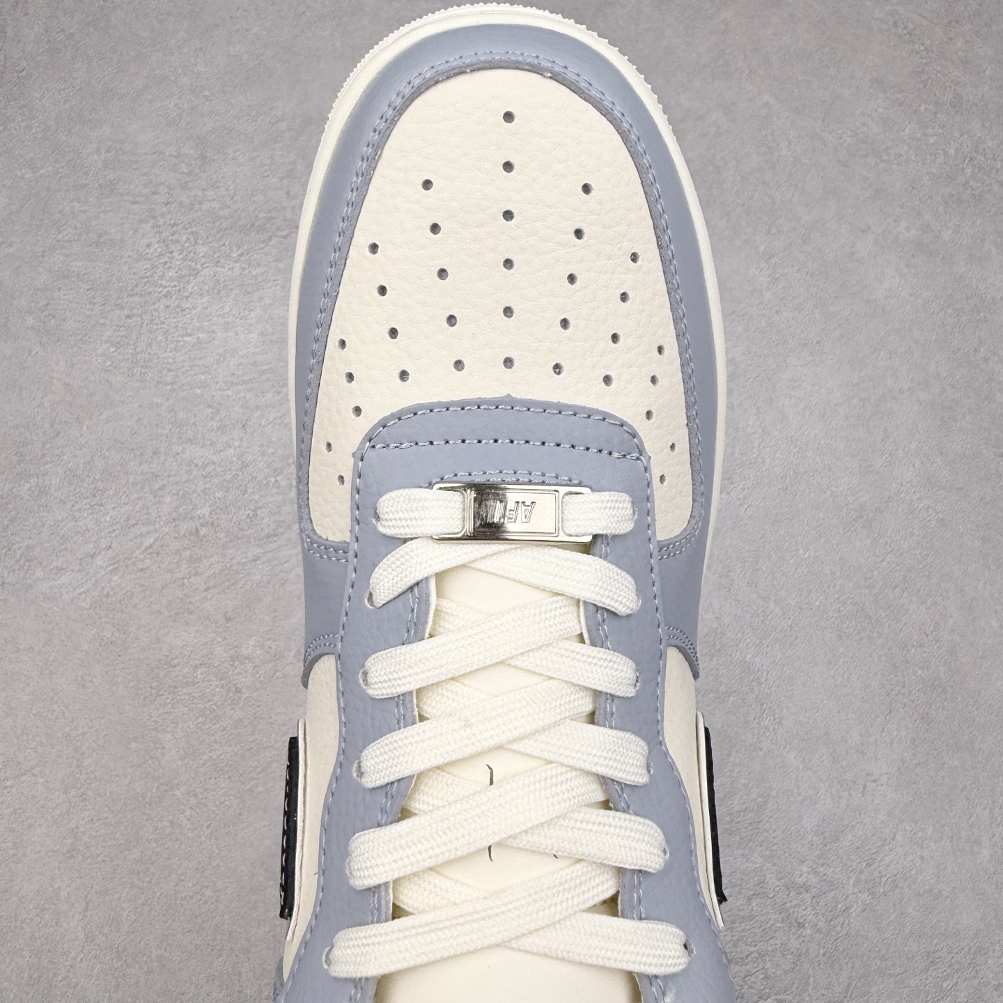 图片[4]-NK Air Force 1´07 Low 空军一号低帮百搭休闲运动板鞋 CS5288-023 柔软、弹性十足的缓震性能和出色的中底设计 横跨复古与现代的外型结合 造就出风靡全球 三十多年的Force 1 直到今天还深受青睐 实拍调校N版已经零色差零失真 百分百还原实物色彩所见即所得 不存在货不对板色差等低级问题 选购参考实物拍摄 不混卖不参货 只用心做好货严格选品 承诺混一赔十 尺码：36 36.5 37.5 38 38.5 39 40 40.5 41 42 42.5 43 44 44.5 45-选品中心