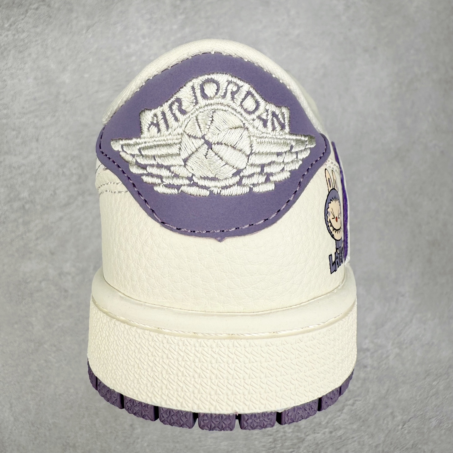 图片[8]-TS x Air Jordan AJ1 Low 倒钩低帮联名定制配色 XX3168-119 原厂内置气垫魔块 A模大底 头层小牛皮 鞋舌AJ原厂专用牛津布+AJ专用反口珍珠布+原厂无杂质高弹内里海棉+特殊封边弹力鞋带 实拍调校N版已经零色差零失真 百分百还原实物色彩所见即所得 不存在货不对板色差等低级问题 选购参考实物拍摄 不混卖不参货 只用心做好货严格选品 承诺混一赔十 尺码：36 36.5 37.5 38 38.5 39 40 40.5 41 42 42.5 43 44 44.5 45-选品中心