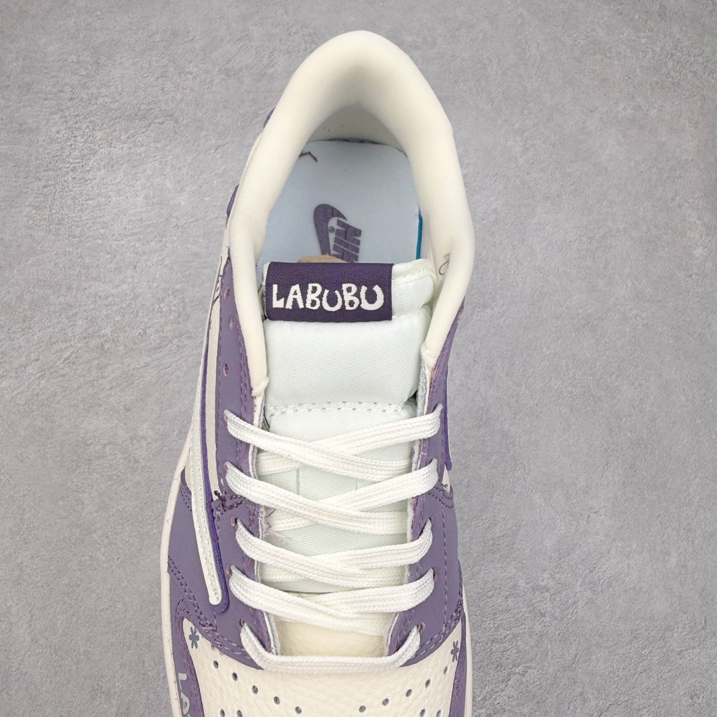 图片[5]-TS x Air Jordan AJ1 Low 倒钩低帮联名定制配色 XX3168-119 原厂内置气垫魔块 A模大底 头层小牛皮 鞋舌AJ原厂专用牛津布+AJ专用反口珍珠布+原厂无杂质高弹内里海棉+特殊封边弹力鞋带 实拍调校N版已经零色差零失真 百分百还原实物色彩所见即所得 不存在货不对板色差等低级问题 选购参考实物拍摄 不混卖不参货 只用心做好货严格选品 承诺混一赔十 尺码：36 36.5 37.5 38 38.5 39 40 40.5 41 42 42.5 43 44 44.5 45-选品中心