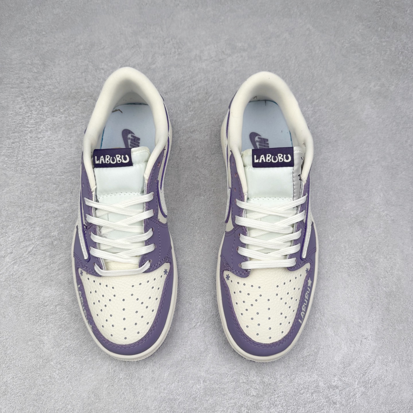 图片[2]-TS x Air Jordan AJ1 Low 倒钩低帮联名定制配色 XX3168-119 原厂内置气垫魔块 A模大底 头层小牛皮 鞋舌AJ原厂专用牛津布+AJ专用反口珍珠布+原厂无杂质高弹内里海棉+特殊封边弹力鞋带 实拍调校N版已经零色差零失真 百分百还原实物色彩所见即所得 不存在货不对板色差等低级问题 选购参考实物拍摄 不混卖不参货 只用心做好货严格选品 承诺混一赔十 尺码：36 36.5 37.5 38 38.5 39 40 40.5 41 42 42.5 43 44 44.5 45-选品中心