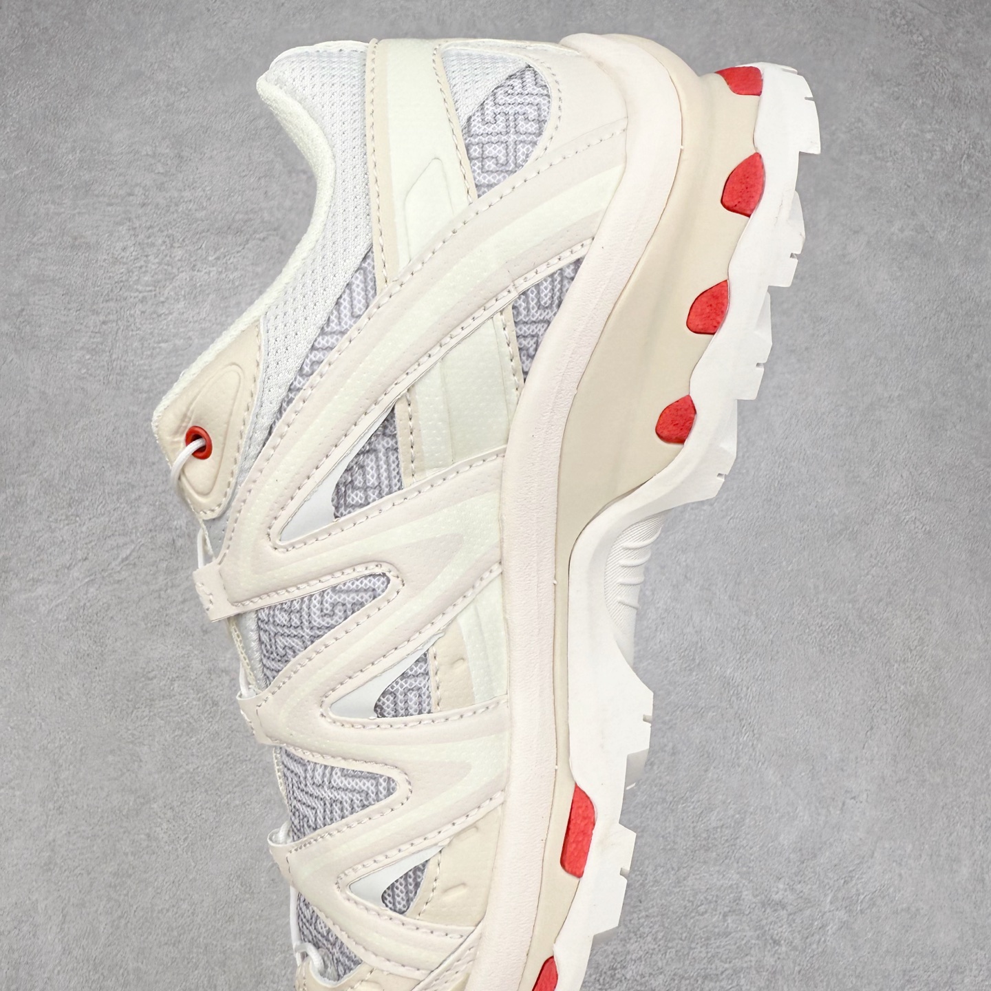 图片[7]-＃福利特价️ Salomon XT-QUEST ADV 萨洛蒙潮流越野机能户外功能鞋 纯原外贸平台特供订单 耗时半年巨作 全套原纸板楦头开发 原厂特供网布配套加持 确保原汁原味 完美呈现版型 原档数据独家私模五层组合大底 男女鞋同步官方开发至46.5 原装Ortholite轻量化鞋垫 中底布带钢印编号 原厂TPU锁扣 进口港宝加持 后跟自然饱满 还原公司包裹性 基于 SALOMON 初代 XT 鞋身造型并搭载 4D ADVANCED CHASSIS™ 大底打造而成 为这款 XT-QUEST 带来了多项足部控制与保护等功能性 如在运动过程中控制左右晃动的过程而提高稳定性、改善长途越野过程中足中到足尖的过渡、提高感知岩石的精确度以抵抗尖锐物体对脚底的伤害以及采用动态缓冲来增强穿着舒适感 从而减轻疲劳感 使 XT-QUEST 成为一双舒适且安全的户外之履 尺码：36 36.5 37.5 38 38.5 39 40 40.5 41 42 42.5 43 44 44.5 45-选品中心