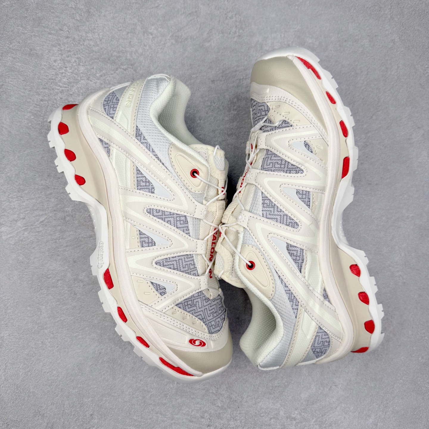 图片[3]-＃福利特价️ Salomon XT-QUEST ADV 萨洛蒙潮流越野机能户外功能鞋 纯原外贸平台特供订单 耗时半年巨作 全套原纸板楦头开发 原厂特供网布配套加持 确保原汁原味 完美呈现版型 原档数据独家私模五层组合大底 男女鞋同步官方开发至46.5 原装Ortholite轻量化鞋垫 中底布带钢印编号 原厂TPU锁扣 进口港宝加持 后跟自然饱满 还原公司包裹性 基于 SALOMON 初代 XT 鞋身造型并搭载 4D ADVANCED CHASSIS™ 大底打造而成 为这款 XT-QUEST 带来了多项足部控制与保护等功能性 如在运动过程中控制左右晃动的过程而提高稳定性、改善长途越野过程中足中到足尖的过渡、提高感知岩石的精确度以抵抗尖锐物体对脚底的伤害以及采用动态缓冲来增强穿着舒适感 从而减轻疲劳感 使 XT-QUEST 成为一双舒适且安全的户外之履 尺码：36 36.5 37.5 38 38.5 39 40 40.5 41 42 42.5 43 44 44.5 45-选品中心