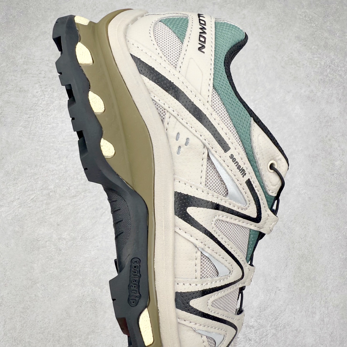 图片[6]-＃福利特价️ Salomon XT-QUEST ADV 萨洛蒙潮流越野机能户外功能鞋 纯原外贸平台特供订单 耗时半年巨作 全套原纸板楦头开发 原厂特供网布配套加持 确保原汁原味 完美呈现版型 原档数据独家私模五层组合大底 男女鞋同步官方开发至46.5 原装Ortholite轻量化鞋垫 中底布带钢印编号 原厂TPU锁扣 进口港宝加持 后跟自然饱满 还原公司包裹性 基于 SALOMON 初代 XT 鞋身造型并搭载 4D ADVANCED CHASSIS™ 大底打造而成 为这款 XT-QUEST 带来了多项足部控制与保护等功能性 如在运动过程中控制左右晃动的过程而提高稳定性、改善长途越野过程中足中到足尖的过渡、提高感知岩石的精确度以抵抗尖锐物体对脚底的伤害以及采用动态缓冲来增强穿着舒适感 从而减轻疲劳感 使 XT-QUEST 成为一双舒适且安全的户外之履 尺码：36 36.5 37.5 38 38.5 39 40 40.5 41 42 42.5 43 44 44.5 45-选品中心