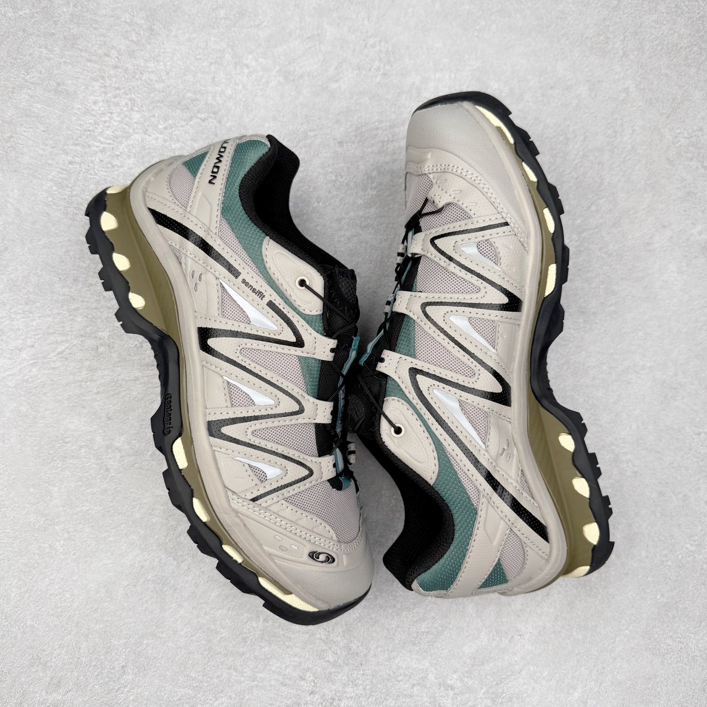 图片[3]-＃福利特价️ Salomon XT-QUEST ADV 萨洛蒙潮流越野机能户外功能鞋 纯原外贸平台特供订单 耗时半年巨作 全套原纸板楦头开发 原厂特供网布配套加持 确保原汁原味 完美呈现版型 原档数据独家私模五层组合大底 男女鞋同步官方开发至46.5 原装Ortholite轻量化鞋垫 中底布带钢印编号 原厂TPU锁扣 进口港宝加持 后跟自然饱满 还原公司包裹性 基于 SALOMON 初代 XT 鞋身造型并搭载 4D ADVANCED CHASSIS™ 大底打造而成 为这款 XT-QUEST 带来了多项足部控制与保护等功能性 如在运动过程中控制左右晃动的过程而提高稳定性、改善长途越野过程中足中到足尖的过渡、提高感知岩石的精确度以抵抗尖锐物体对脚底的伤害以及采用动态缓冲来增强穿着舒适感 从而减轻疲劳感 使 XT-QUEST 成为一双舒适且安全的户外之履 尺码：36 36.5 37.5 38 38.5 39 40 40.5 41 42 42.5 43 44 44.5 45-选品中心