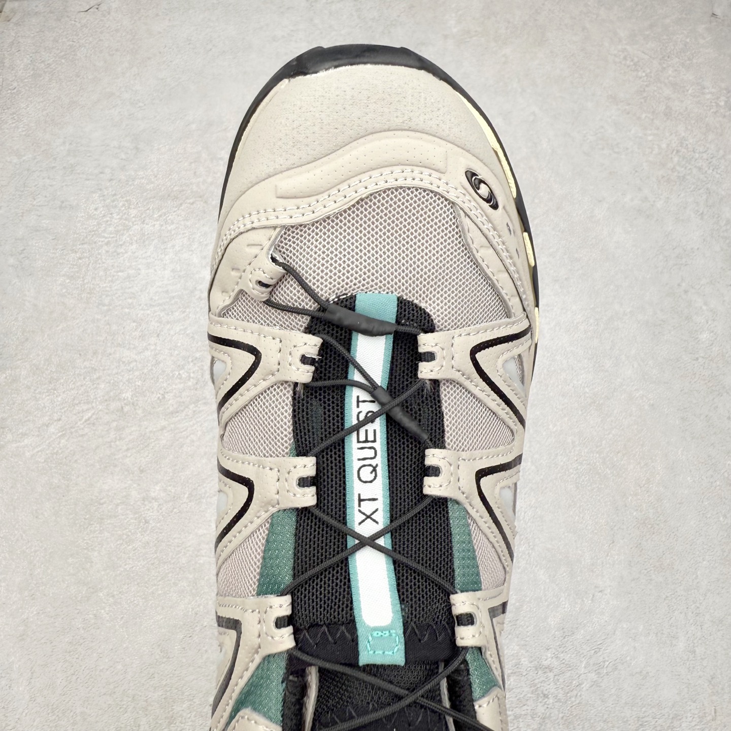 图片[4]-＃福利特价️ Salomon XT-QUEST ADV 萨洛蒙潮流越野机能户外功能鞋 纯原外贸平台特供订单 耗时半年巨作 全套原纸板楦头开发 原厂特供网布配套加持 确保原汁原味 完美呈现版型 原档数据独家私模五层组合大底 男女鞋同步官方开发至46.5 原装Ortholite轻量化鞋垫 中底布带钢印编号 原厂TPU锁扣 进口港宝加持 后跟自然饱满 还原公司包裹性 基于 SALOMON 初代 XT 鞋身造型并搭载 4D ADVANCED CHASSIS™ 大底打造而成 为这款 XT-QUEST 带来了多项足部控制与保护等功能性 如在运动过程中控制左右晃动的过程而提高稳定性、改善长途越野过程中足中到足尖的过渡、提高感知岩石的精确度以抵抗尖锐物体对脚底的伤害以及采用动态缓冲来增强穿着舒适感 从而减轻疲劳感 使 XT-QUEST 成为一双舒适且安全的户外之履 尺码：36 36.5 37.5 38 38.5 39 40 40.5 41 42 42.5 43 44 44.5 45-选品中心