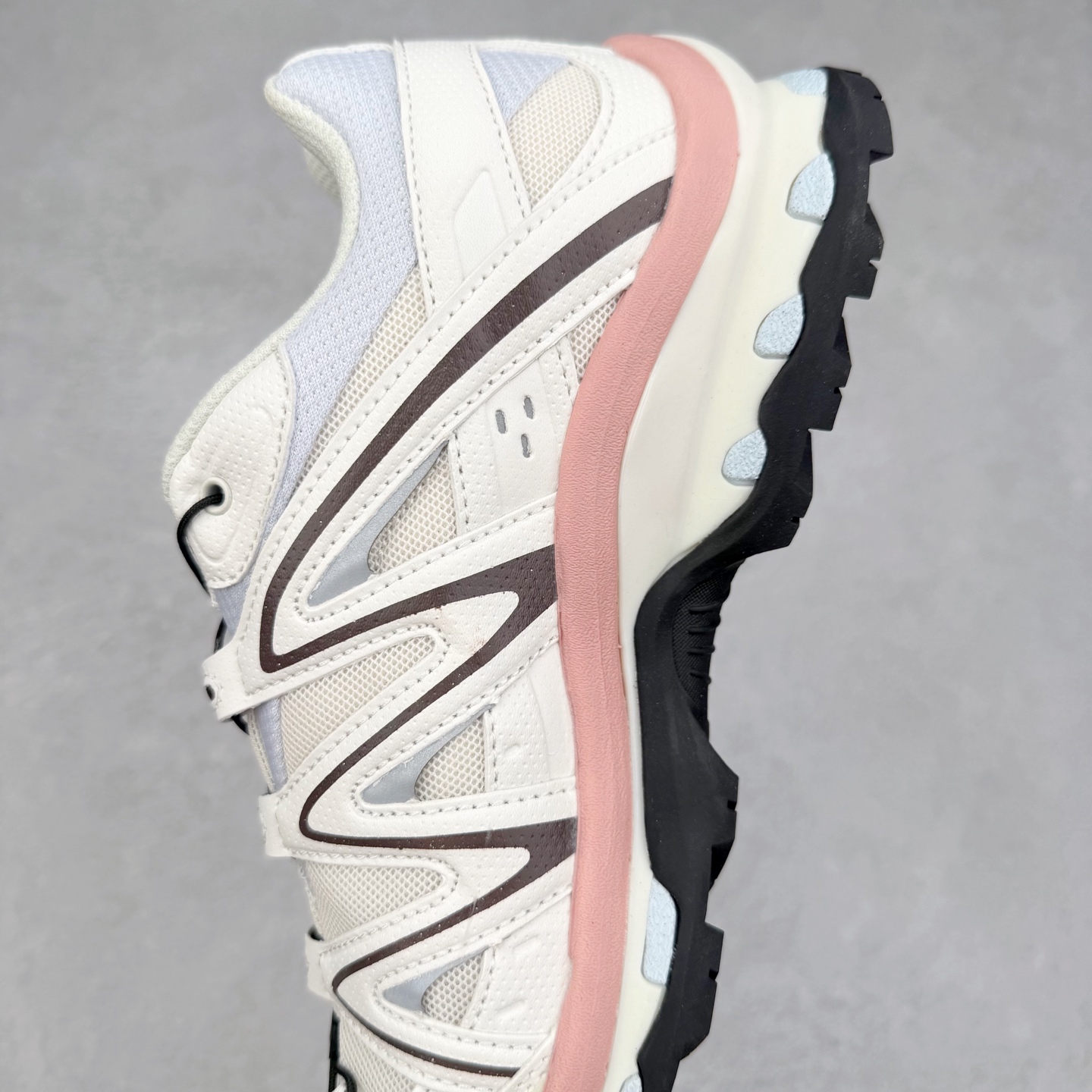 图片[7]-＃福利特价️ Salomon XT-QUEST ADV 萨洛蒙潮流越野机能户外功能鞋 纯原外贸平台特供订单 耗时半年巨作 全套原纸板楦头开发 原厂特供网布配套加持 确保原汁原味 完美呈现版型 原档数据独家私模五层组合大底 男女鞋同步官方开发至46.5 原装Ortholite轻量化鞋垫 中底布带钢印编号 原厂TPU锁扣 进口港宝加持 后跟自然饱满 还原公司包裹性 基于 SALOMON 初代 XT 鞋身造型并搭载 4D ADVANCED CHASSIS™ 大底打造而成 为这款 XT-QUEST 带来了多项足部控制与保护等功能性 如在运动过程中控制左右晃动的过程而提高稳定性、改善长途越野过程中足中到足尖的过渡、提高感知岩石的精确度以抵抗尖锐物体对脚底的伤害以及采用动态缓冲来增强穿着舒适感 从而减轻疲劳感 使 XT-QUEST 成为一双舒适且安全的户外之履 尺码：36 36.5 37.5 38 38.5 39 40 40.5 41 42 42.5 43 44 44.5 45-选品中心