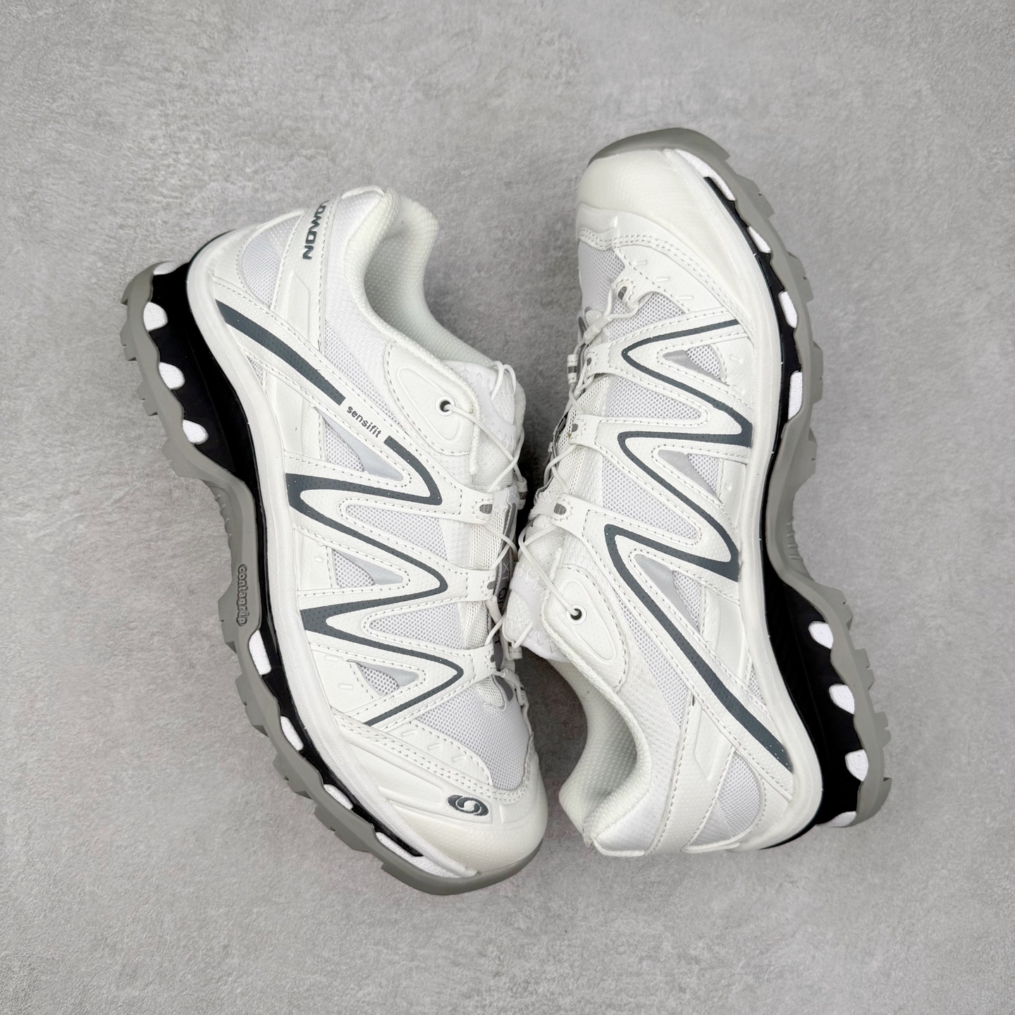 图片[3]-＃福利特价️ Salomon XT-QUEST ADV 萨洛蒙潮流越野机能户外功能鞋 纯原外贸平台特供订单 耗时半年巨作 全套原纸板楦头开发 原厂特供网布配套加持 确保原汁原味 完美呈现版型 原档数据独家私模五层组合大底 男女鞋同步官方开发至46.5 原装Ortholite轻量化鞋垫 中底布带钢印编号 原厂TPU锁扣 进口港宝加持 后跟自然饱满 还原公司包裹性 基于 SALOMON 初代 XT 鞋身造型并搭载 4D ADVANCED CHASSIS™ 大底打造而成 为这款 XT-QUEST 带来了多项足部控制与保护等功能性 如在运动过程中控制左右晃动的过程而提高稳定性、改善长途越野过程中足中到足尖的过渡、提高感知岩石的精确度以抵抗尖锐物体对脚底的伤害以及采用动态缓冲来增强穿着舒适感 从而减轻疲劳感 使 XT-QUEST 成为一双舒适且安全的户外之履 尺码：36 36.5 37.5 38 38.5 39 40 40.5 41 42 42.5 43 44 44.5 45-选品中心