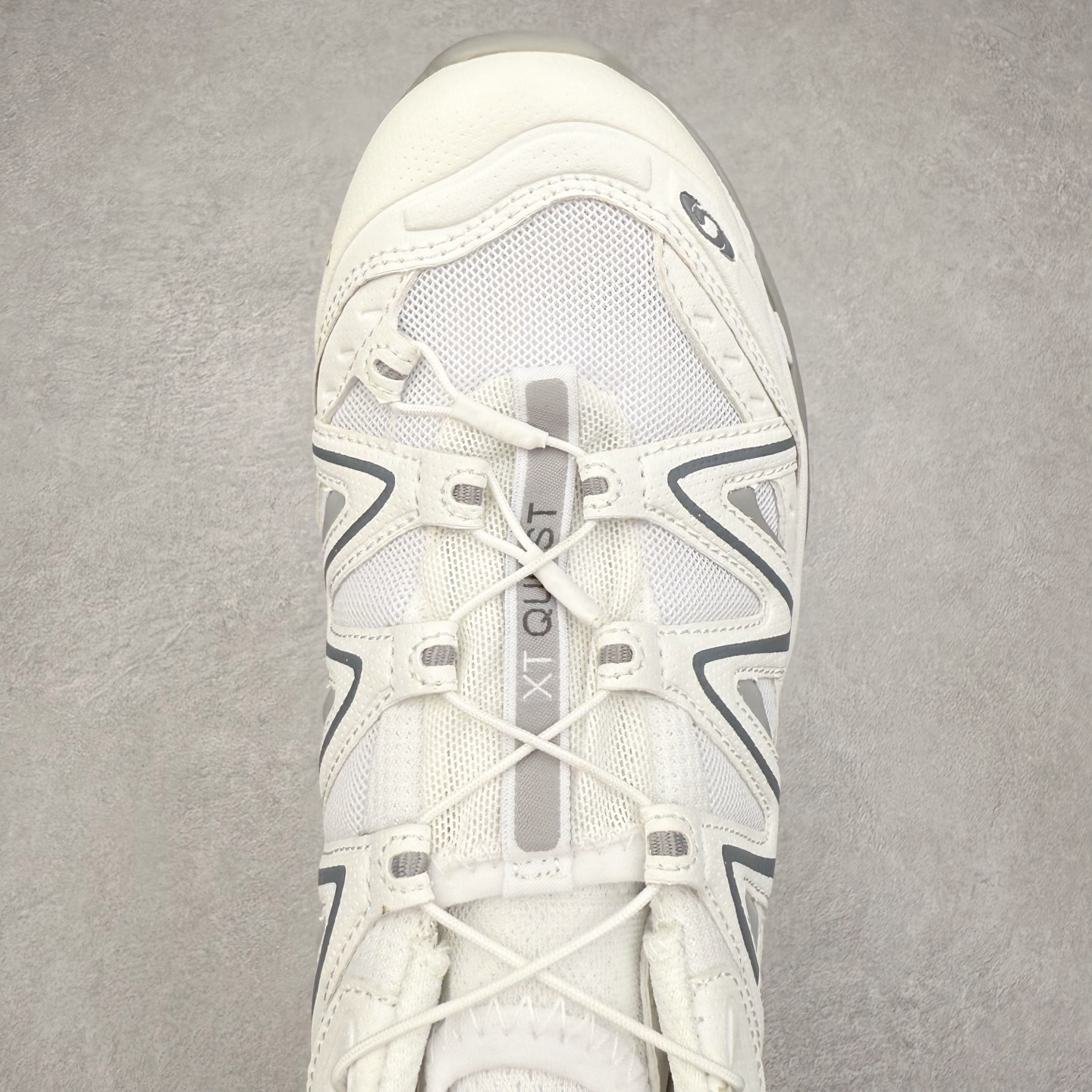 图片[4]-＃福利特价️ Salomon XT-QUEST ADV 萨洛蒙潮流越野机能户外功能鞋 纯原外贸平台特供订单 耗时半年巨作 全套原纸板楦头开发 原厂特供网布配套加持 确保原汁原味 完美呈现版型 原档数据独家私模五层组合大底 男女鞋同步官方开发至46.5 原装Ortholite轻量化鞋垫 中底布带钢印编号 原厂TPU锁扣 进口港宝加持 后跟自然饱满 还原公司包裹性 基于 SALOMON 初代 XT 鞋身造型并搭载 4D ADVANCED CHASSIS™ 大底打造而成 为这款 XT-QUEST 带来了多项足部控制与保护等功能性 如在运动过程中控制左右晃动的过程而提高稳定性、改善长途越野过程中足中到足尖的过渡、提高感知岩石的精确度以抵抗尖锐物体对脚底的伤害以及采用动态缓冲来增强穿着舒适感 从而减轻疲劳感 使 XT-QUEST 成为一双舒适且安全的户外之履 尺码：36 36.5 37.5 38 38.5 39 40 40.5 41 42 42.5 43 44 44.5 45-选品中心